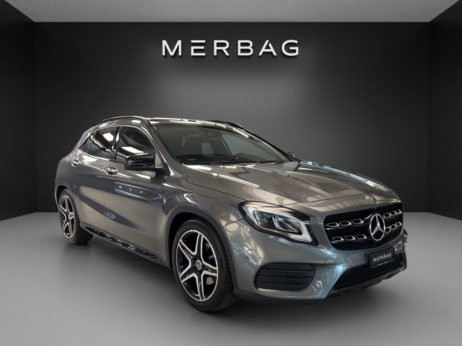 MERCEDES-BENZ GLA 250 AMG Line 4Matic