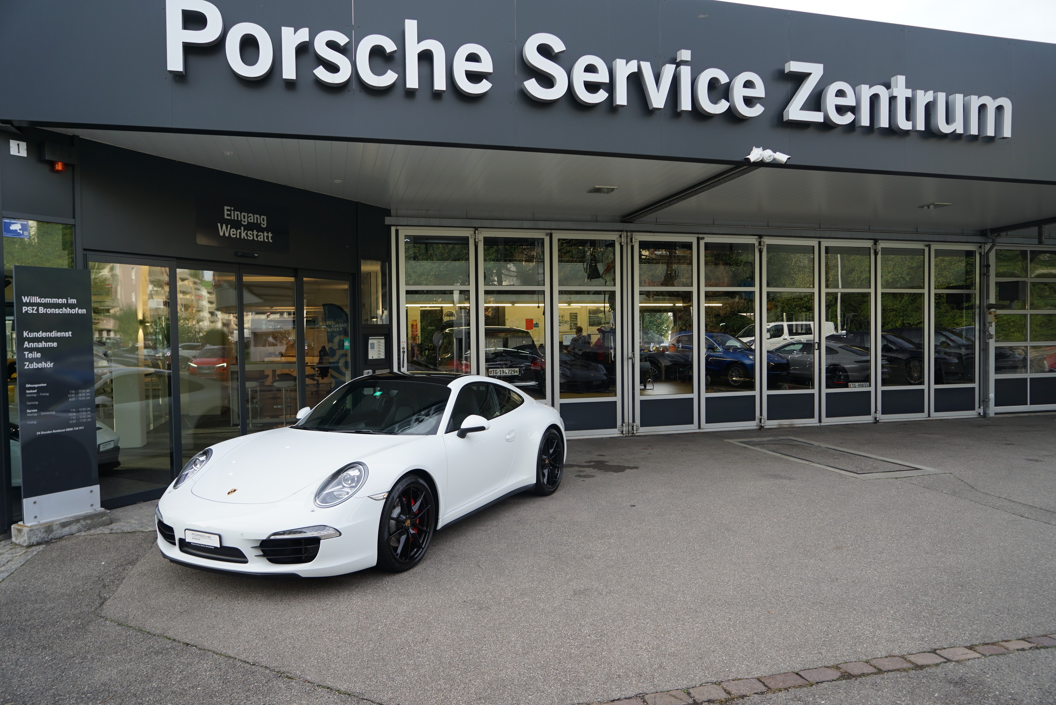 PORSCHE 911 Carrera 4S PDK