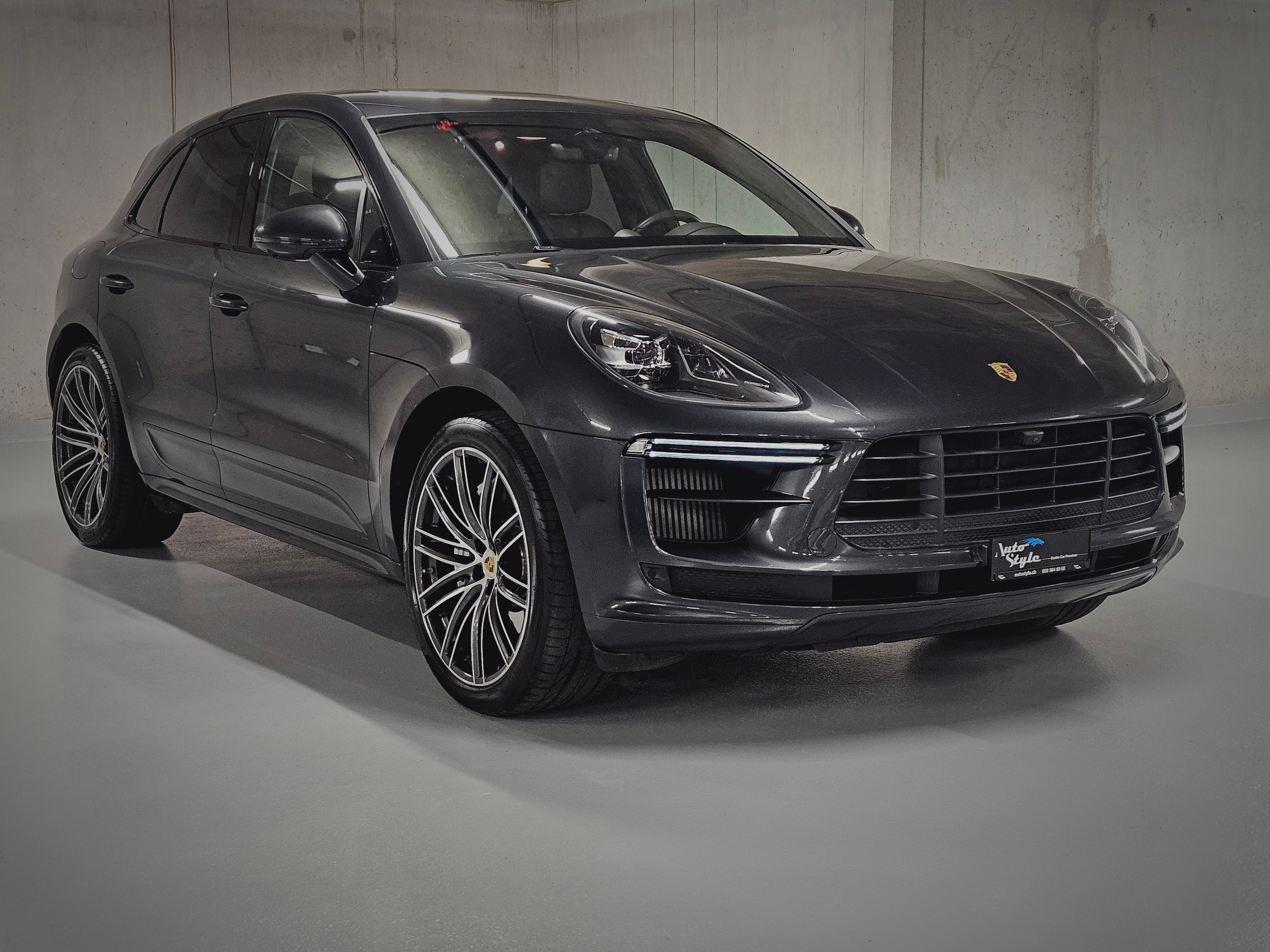 PORSCHE Macan Turbo PDK