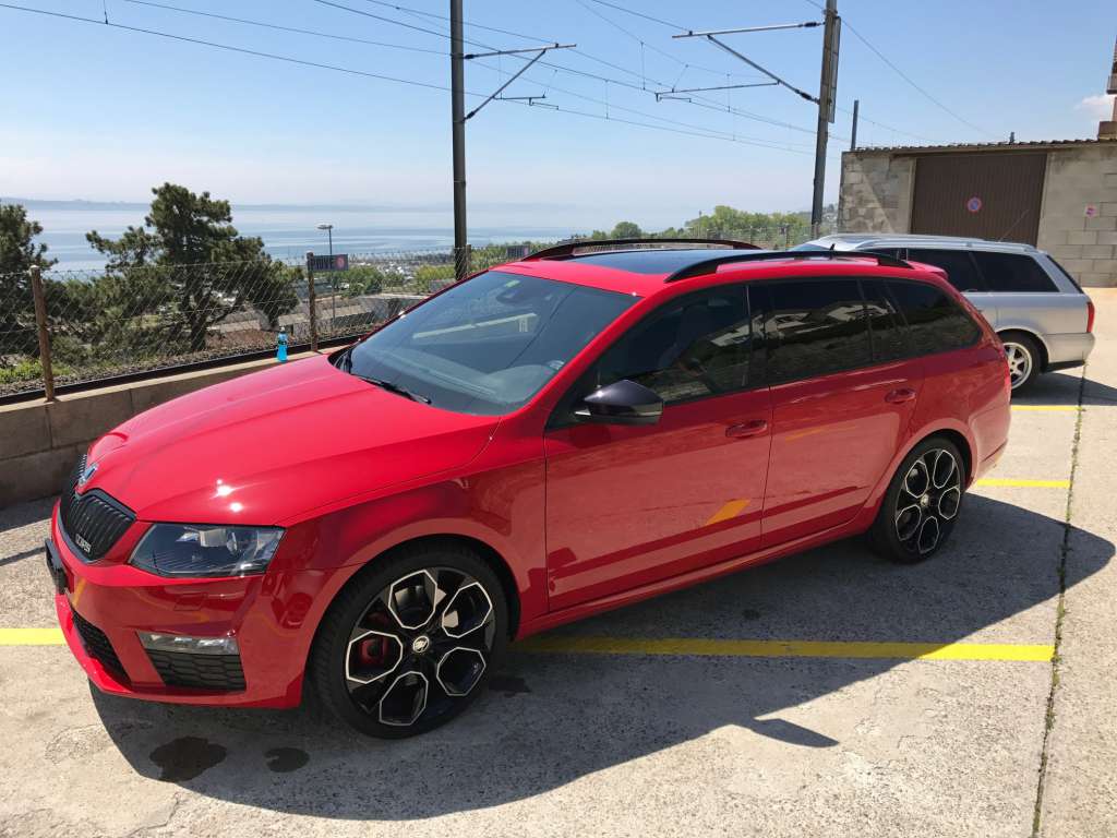 SKODA Octavia Combi 2.0 TSI RS230 DSG (275PS)