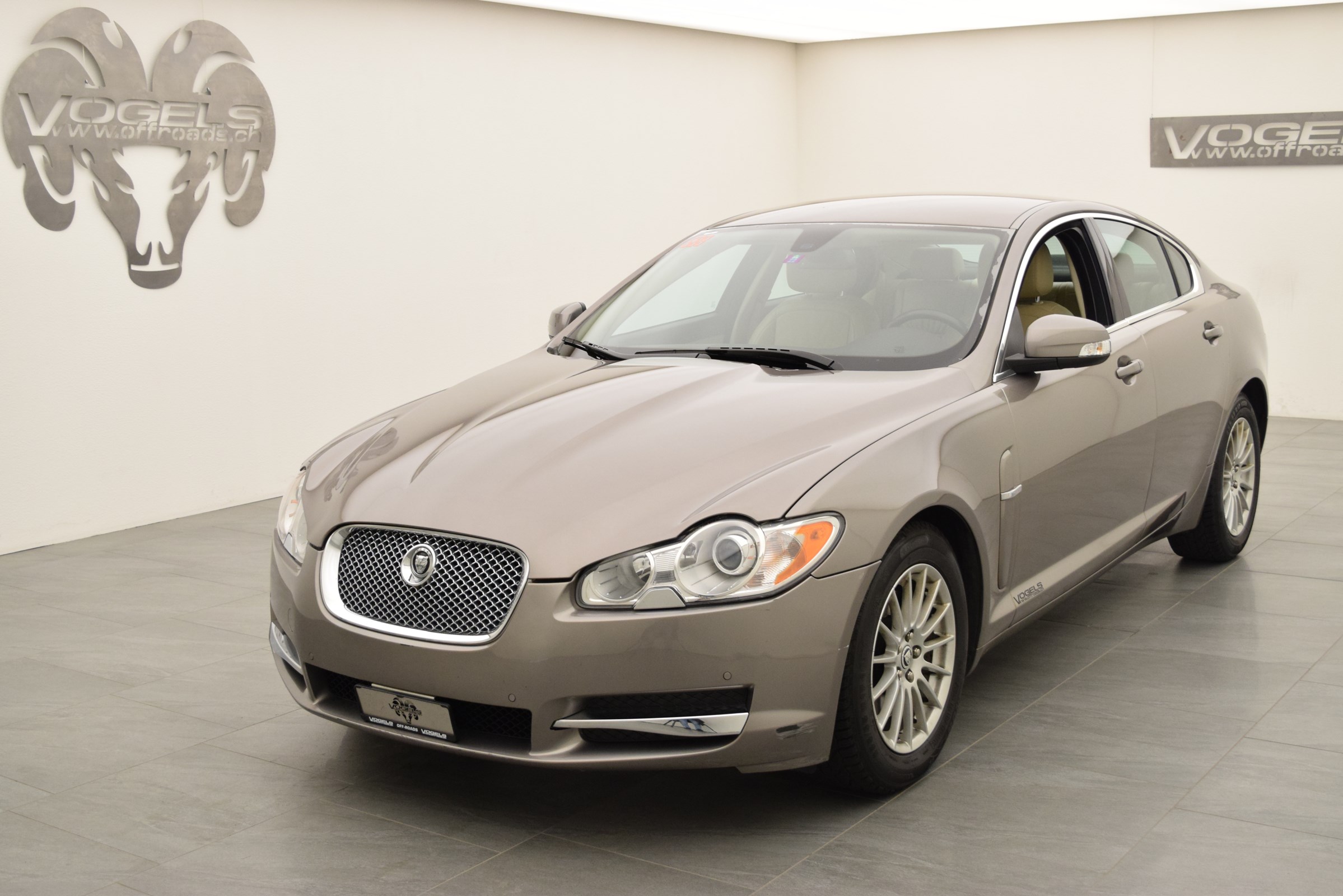 JAGUAR XF 2.7 V6 D Luxury