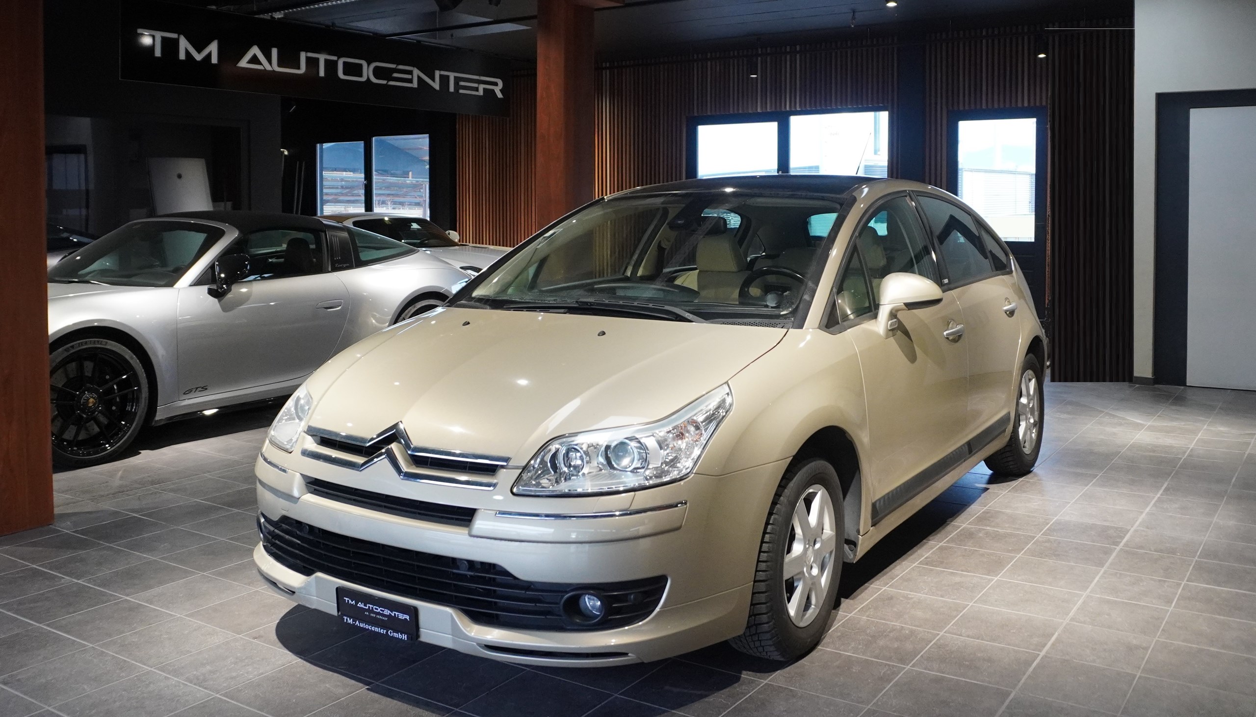 CITROEN C4 Berline 2.0i 16V VTR Automatic