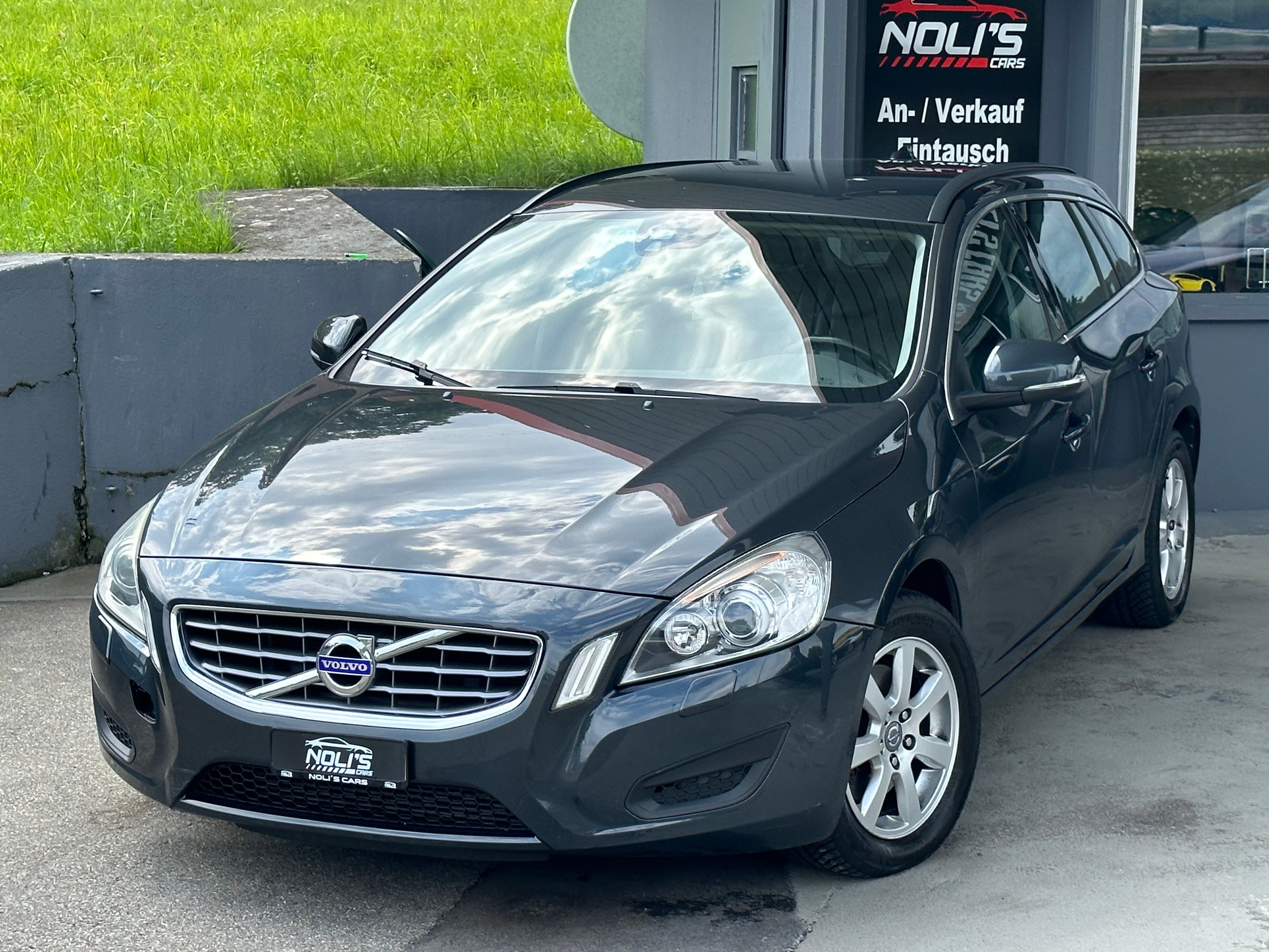 VOLVO V60 D3 Summum Geartronic