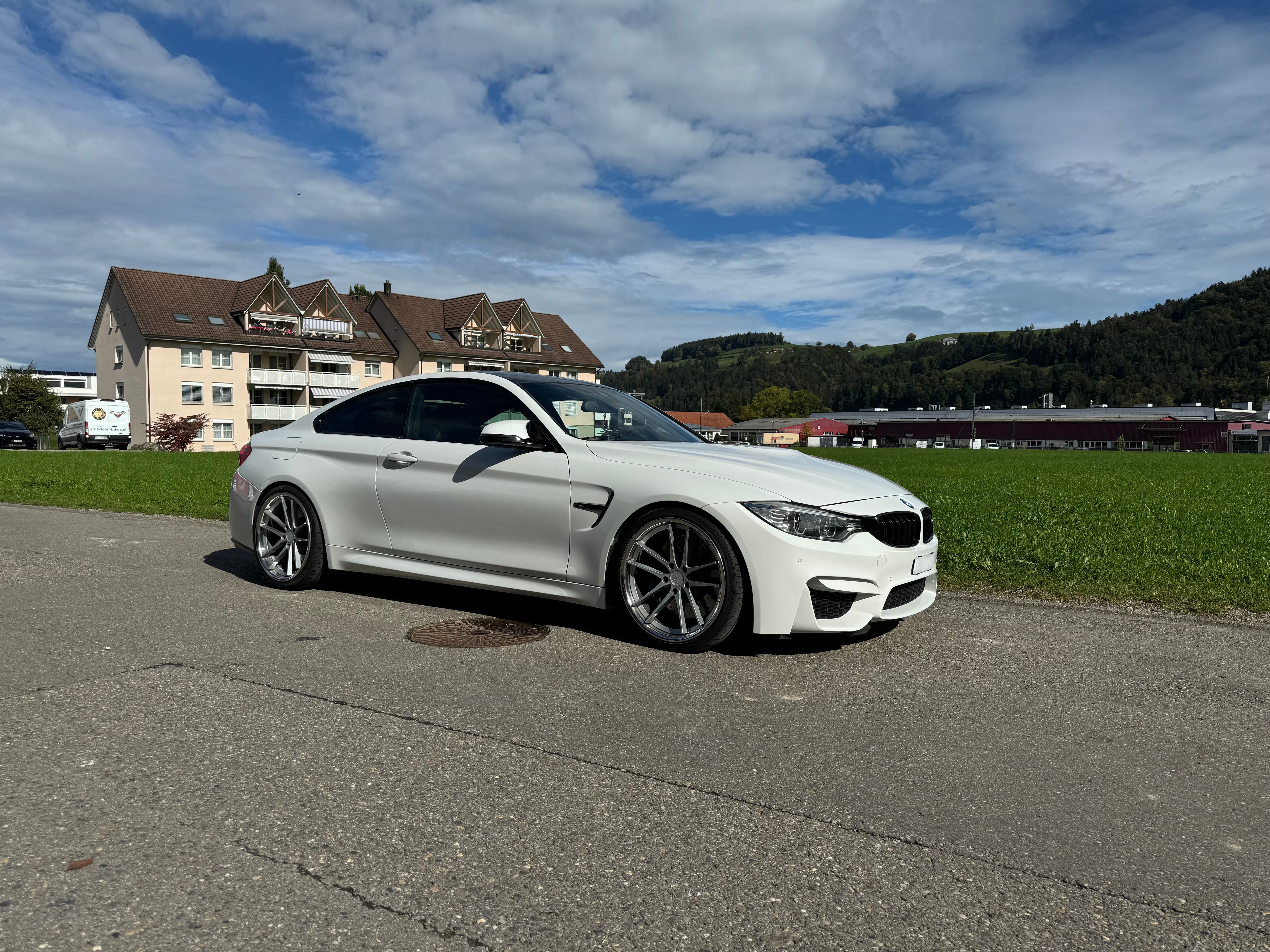 BMW M4 Coupé DKG