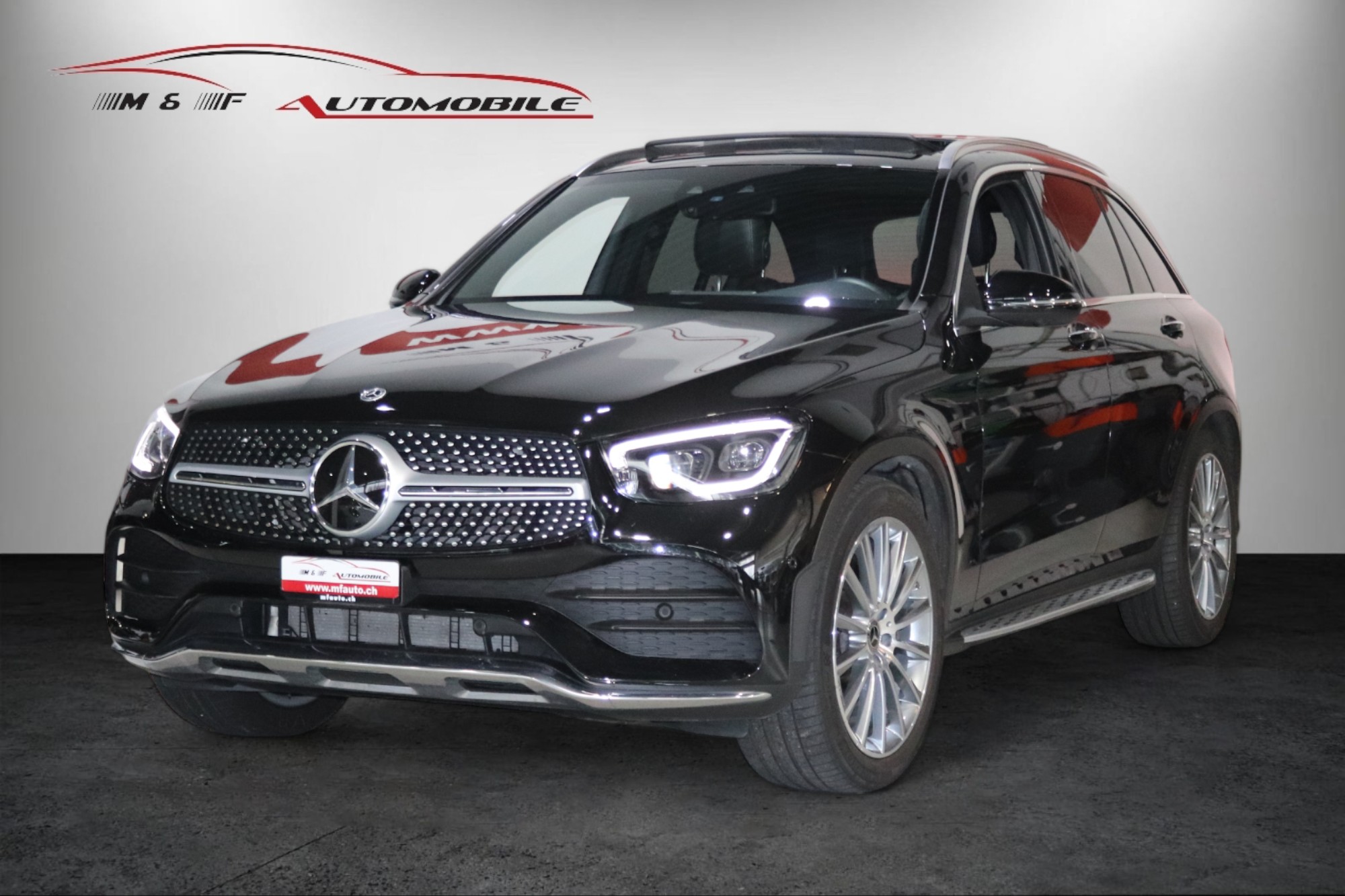 MERCEDES-BENZ GLC 300 AMG Line 4m