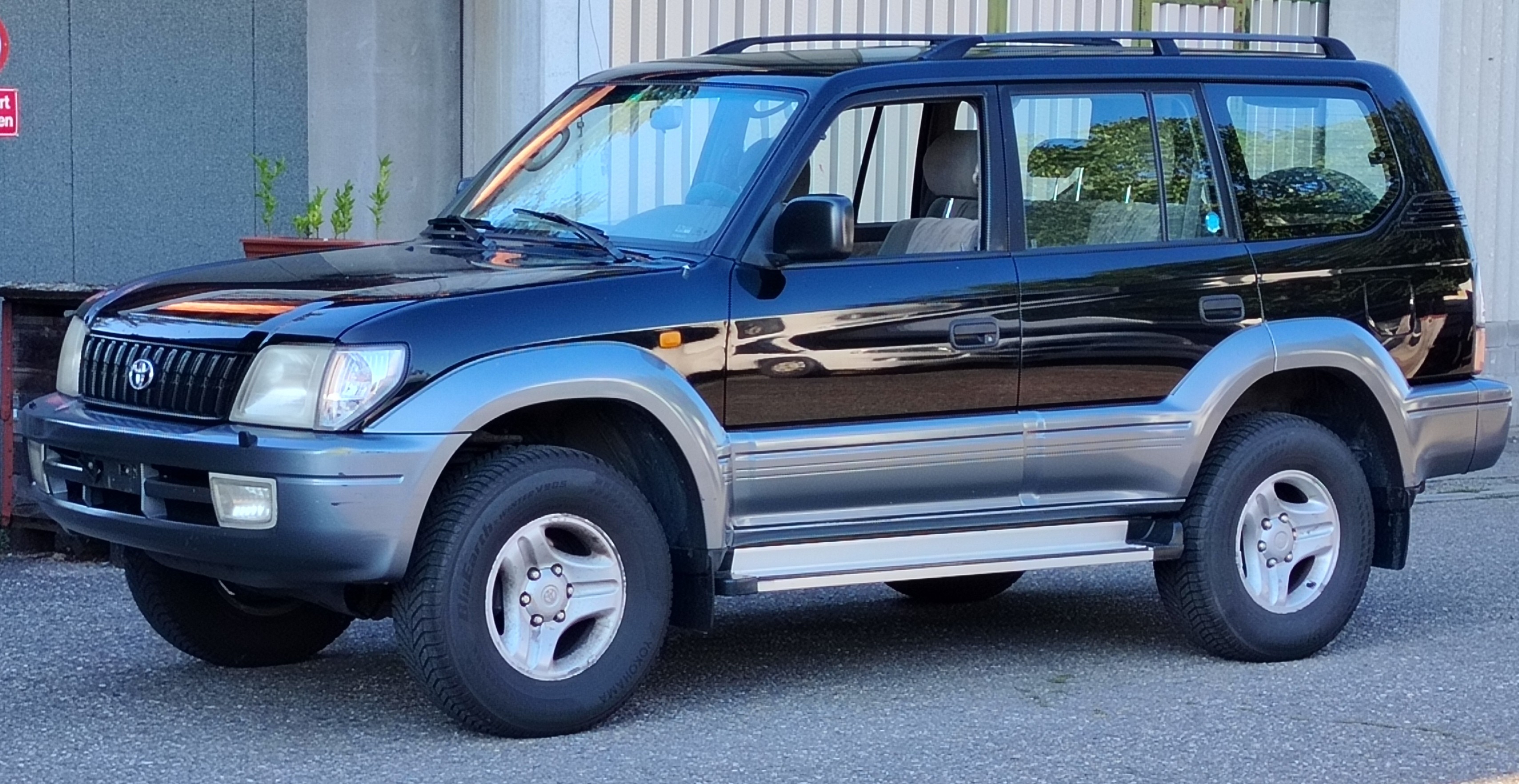 TOYOTA Land Cruiser 300 3.4 V6 VX