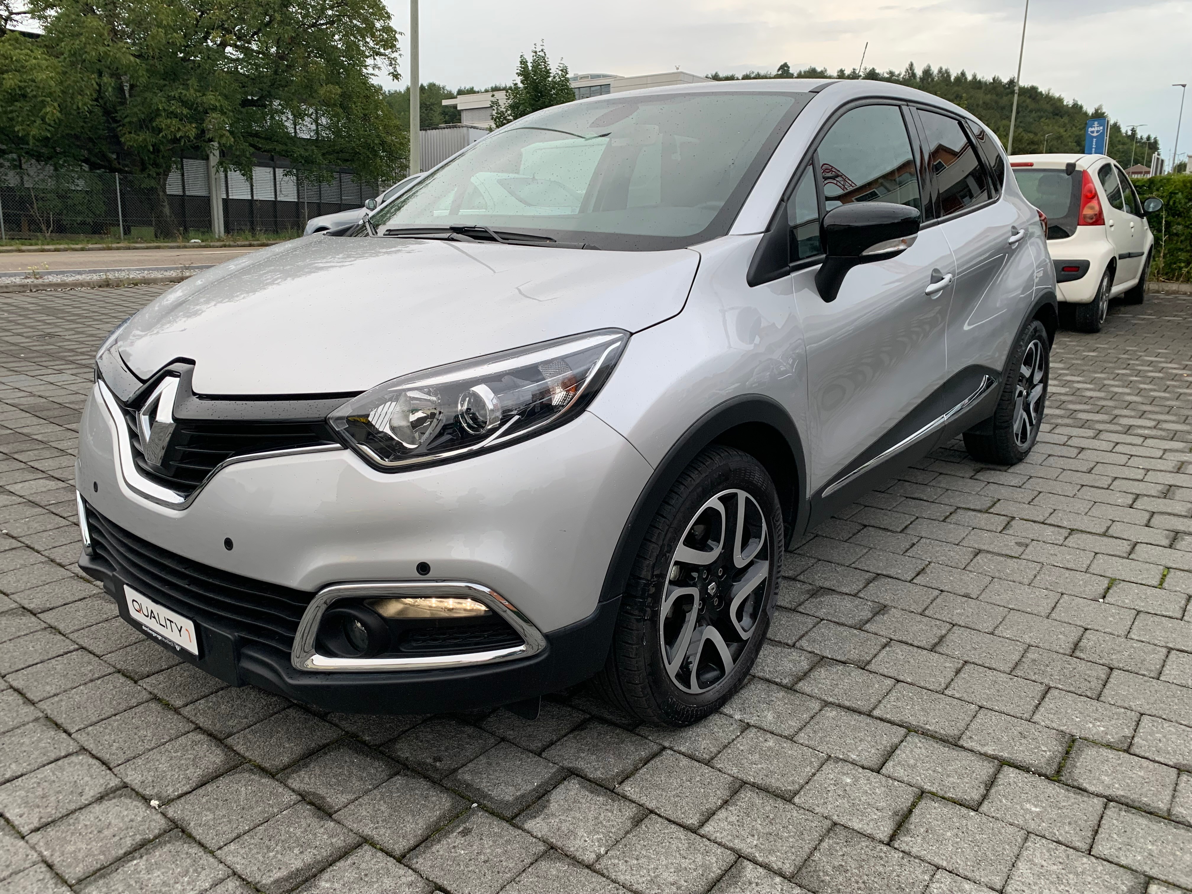 RENAULT Captur 1.2 T 16V Privilège EDC