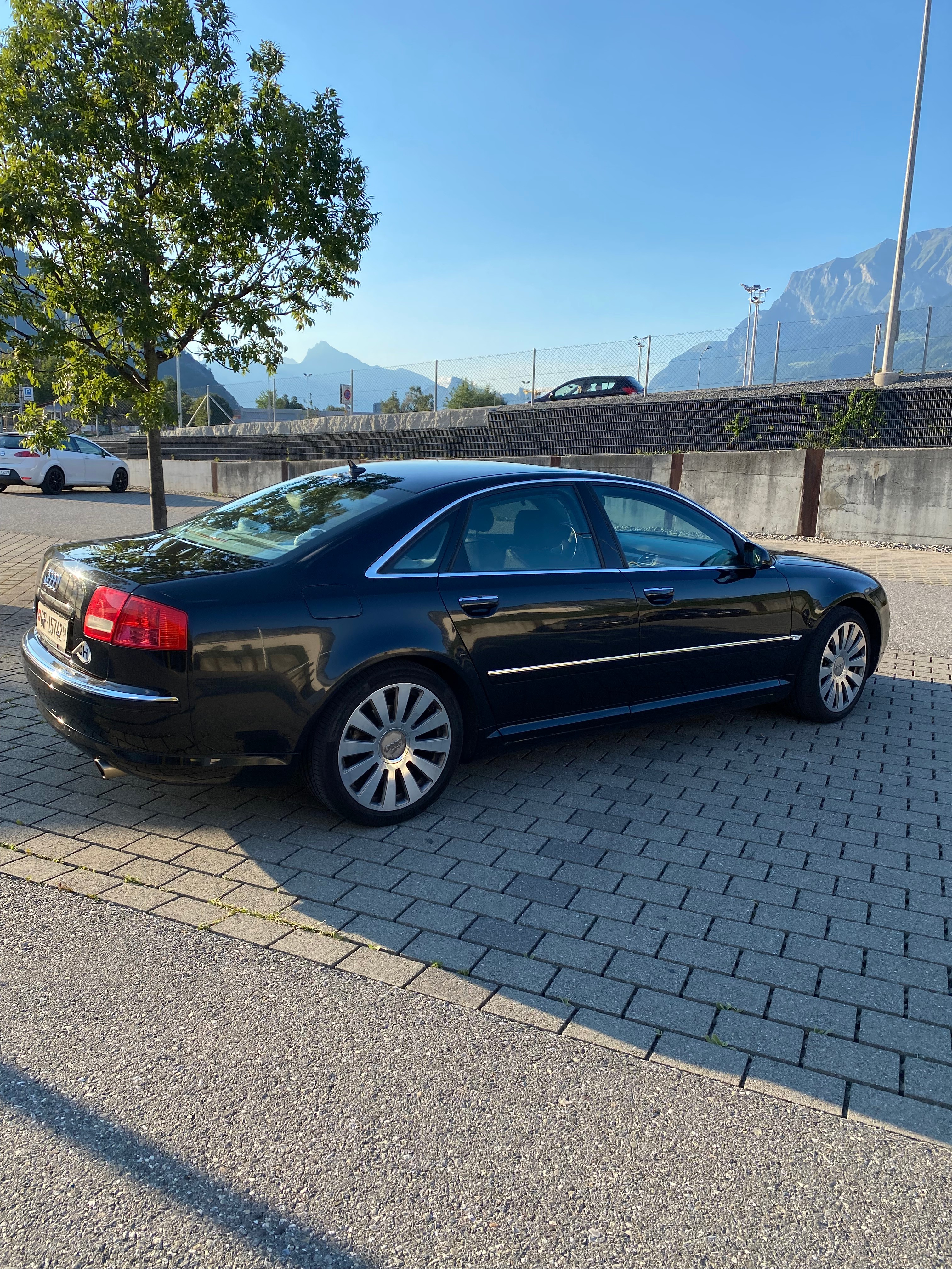 AUDI A8 4.2 quattro tiptronic