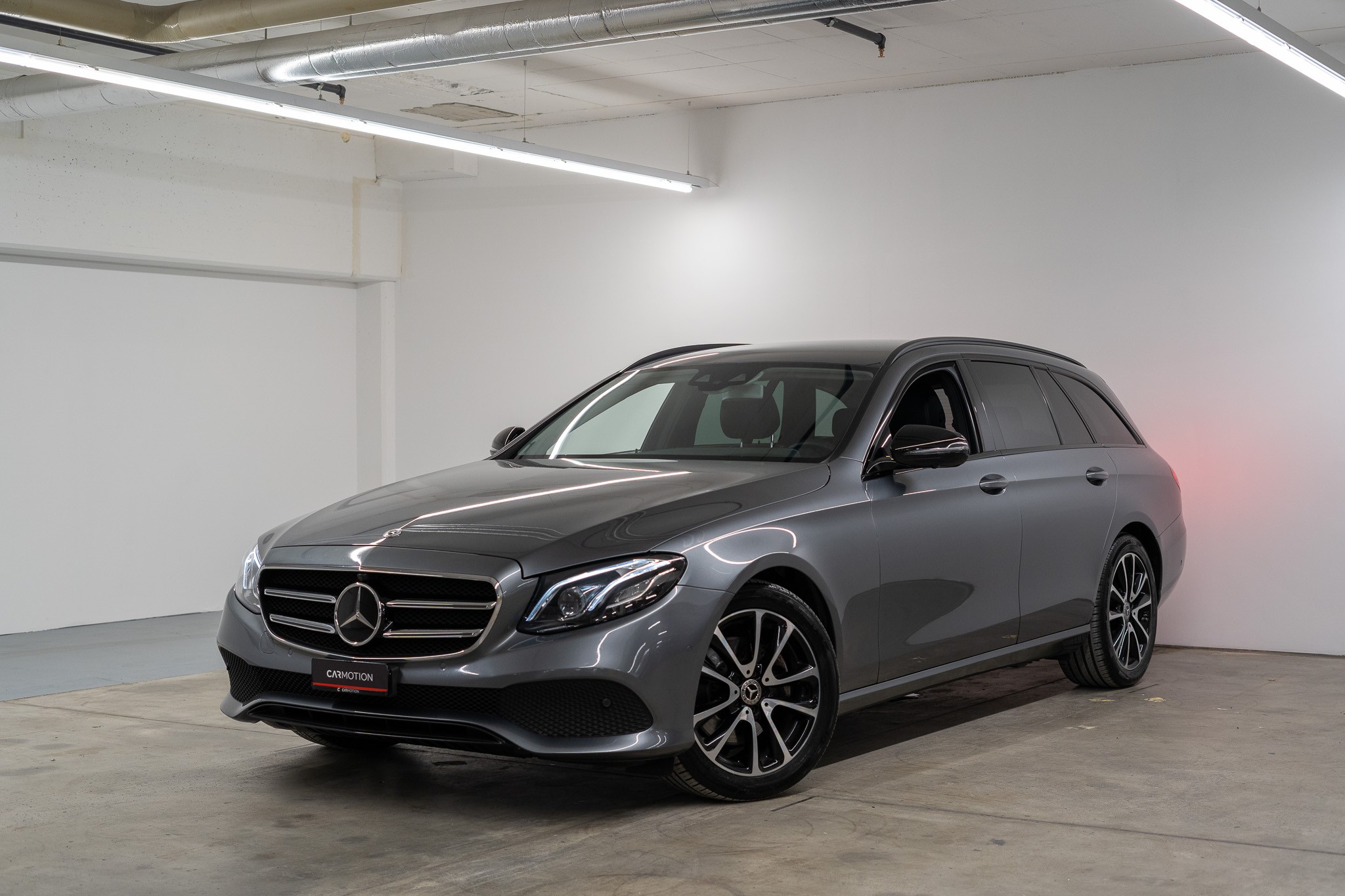 MERCEDES-BENZ E 220 d Swiss Star Avantgarde 4matic Kombi