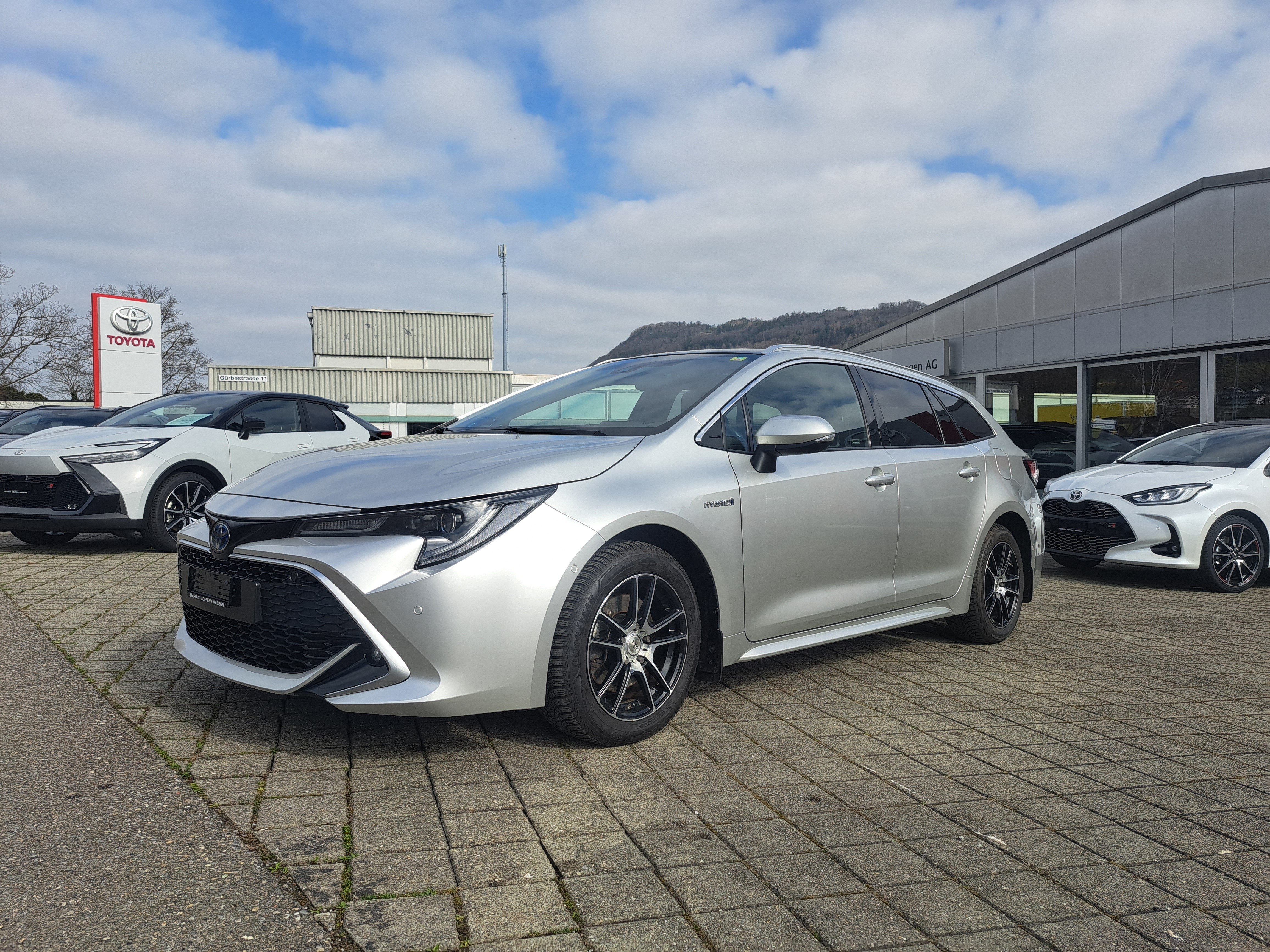 TOYOTA Corolla Touring Sports 2.0 HSD Premium e-CVT