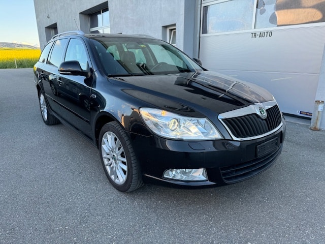 SKODA Octavia Combi 1.8 TSI Laurin & Klement DSG