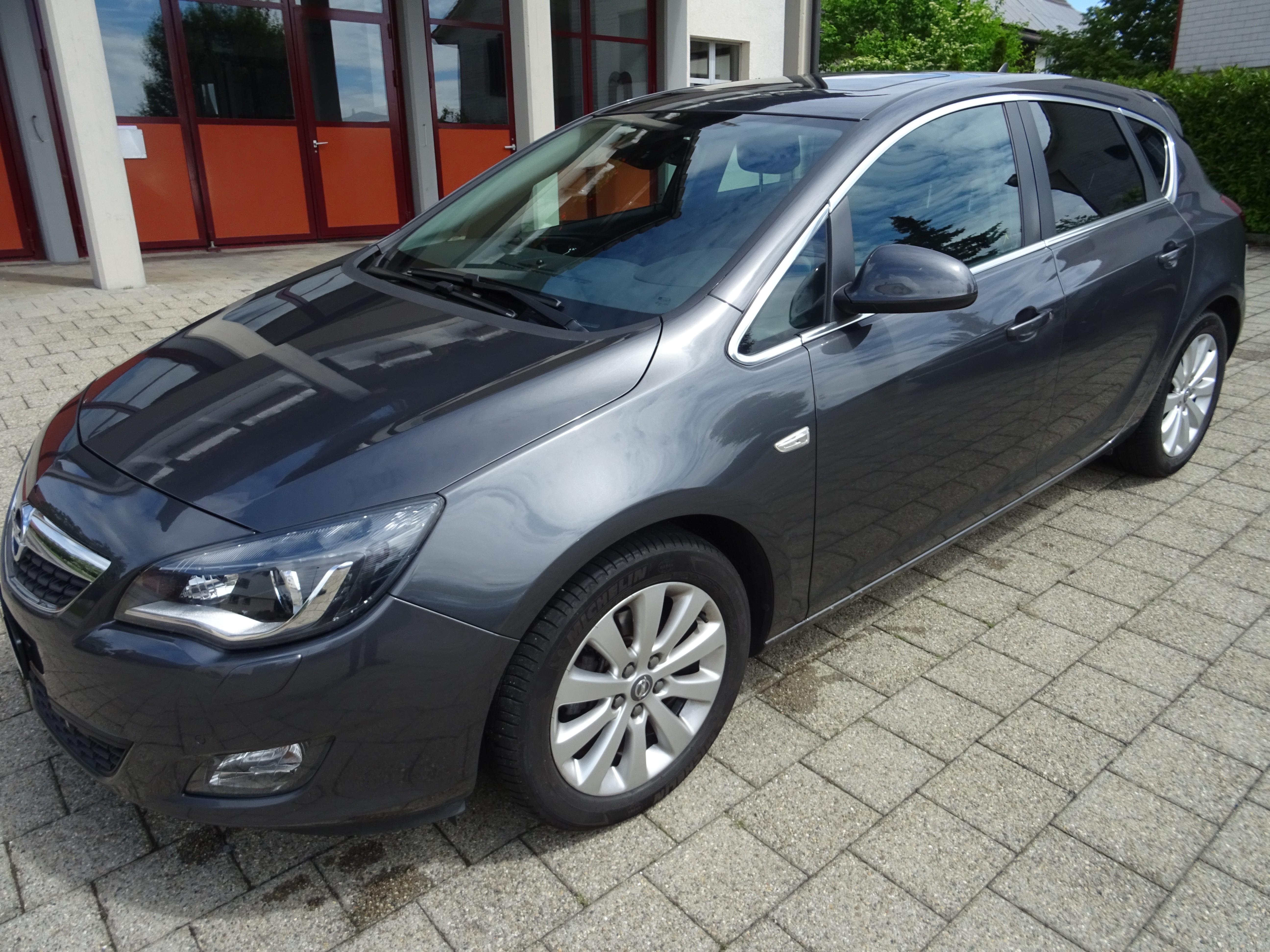 OPEL Astra 1.6i 16V Turbo Cosmo Automatic