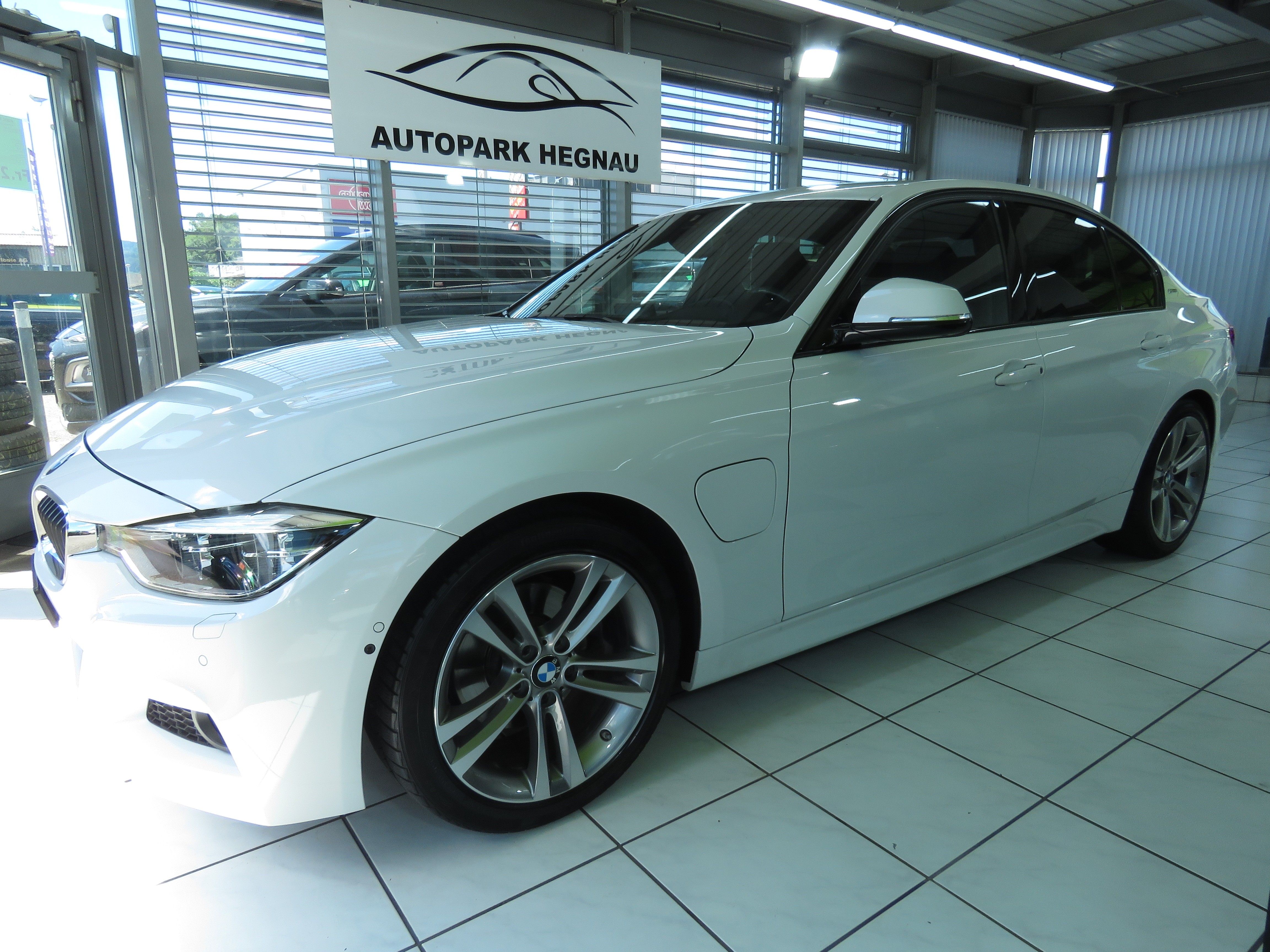 BMW 330e iPerformance M Sport Steptronic