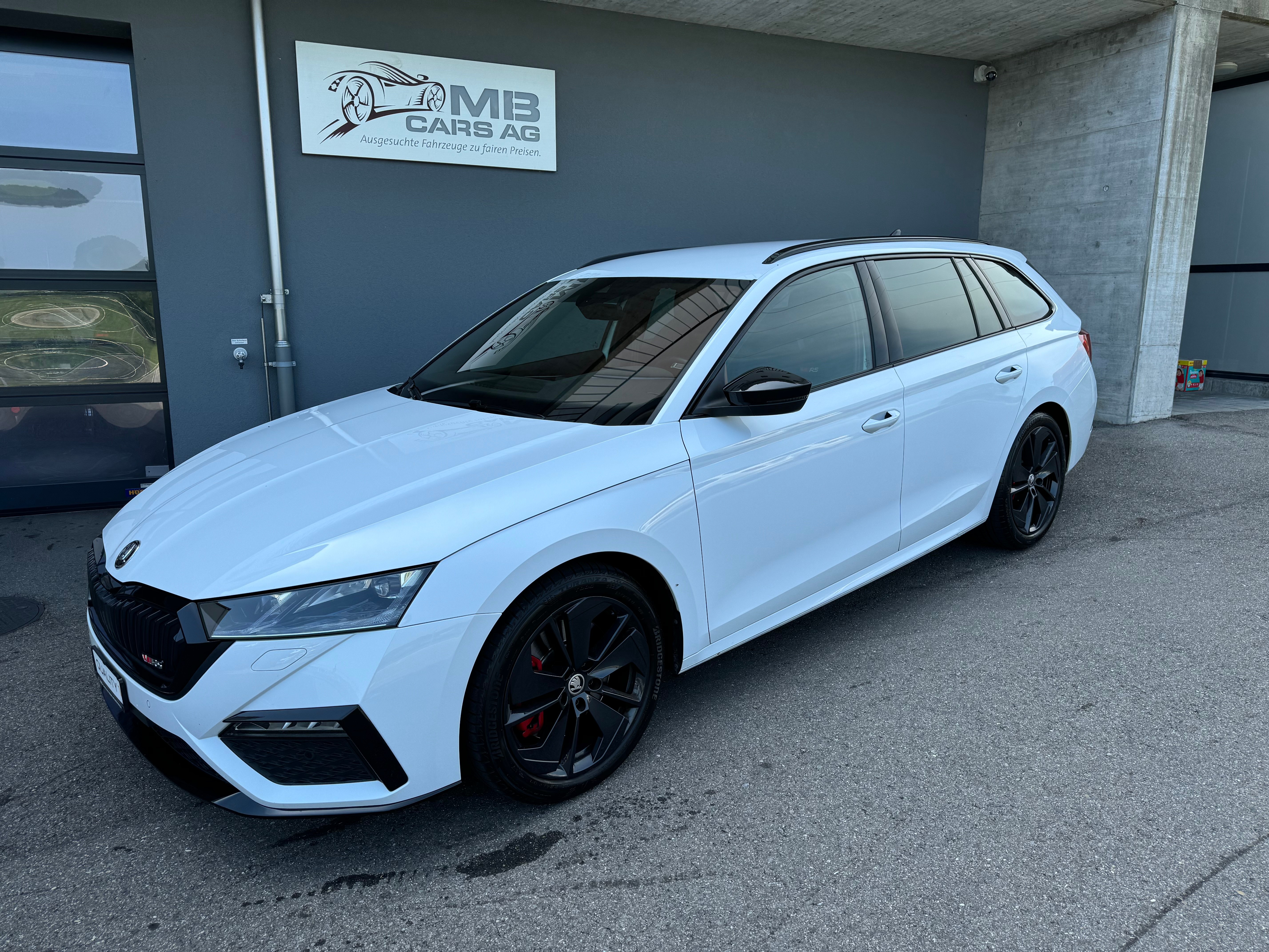 SKODA Octavia Combi 2.0 TSI DSG RS