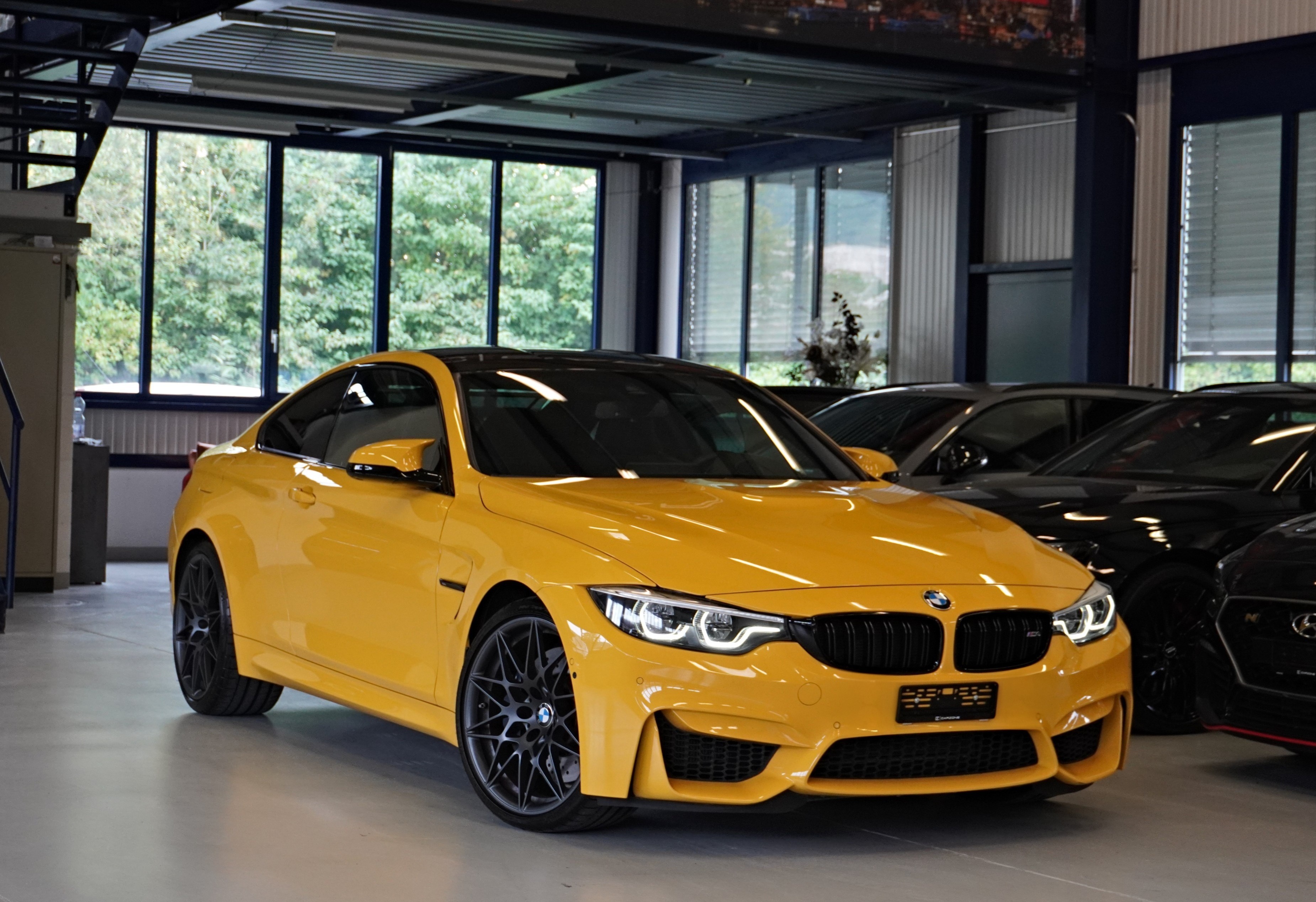 BMW M4 Coupé Competition DKG BORN IN M TOWN