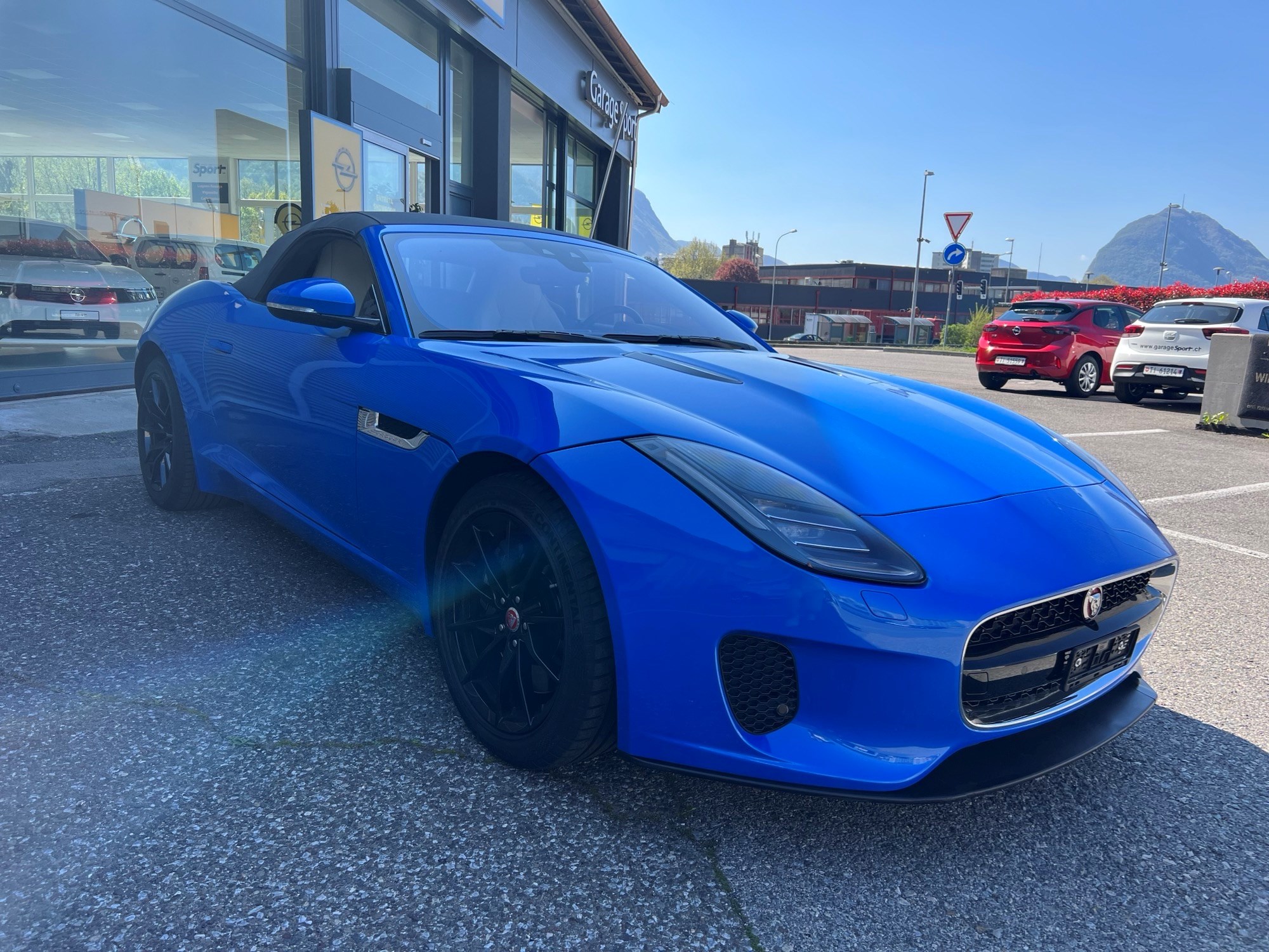 JAGUAR F-Type Convertible 2.0 I4 Automatik