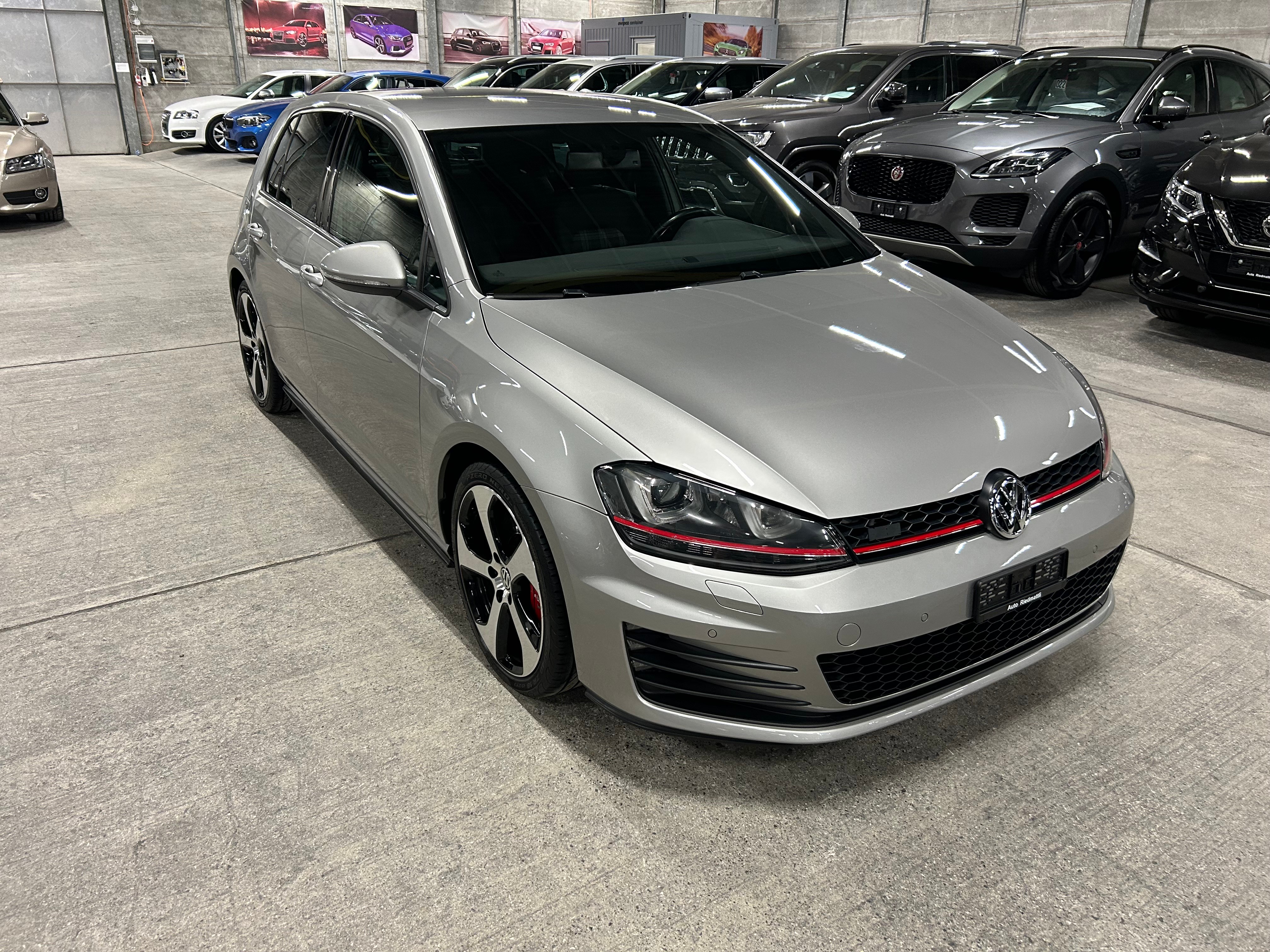 VW Golf 2.0 TSI GTI Performance