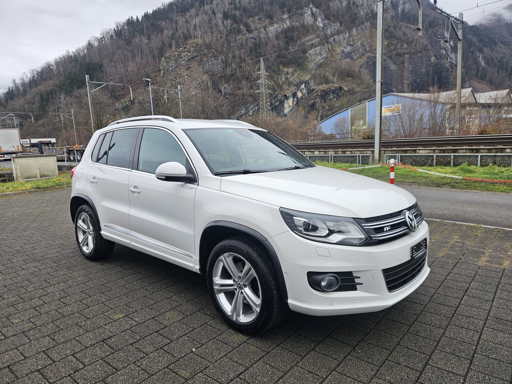 VW Tiguan 2.0 TSI Sport&Style 4Motion R-Line