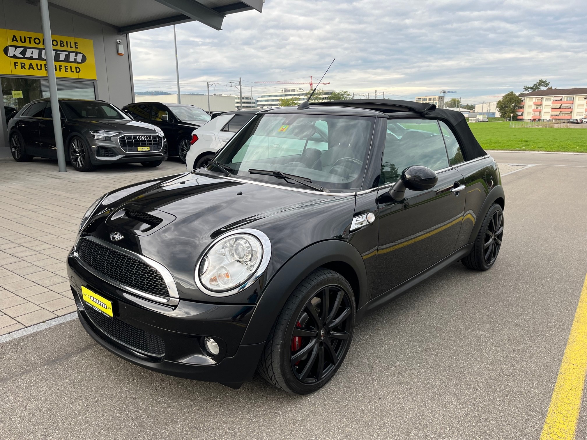 MINI Cooper John Cooper Works Cabriolet