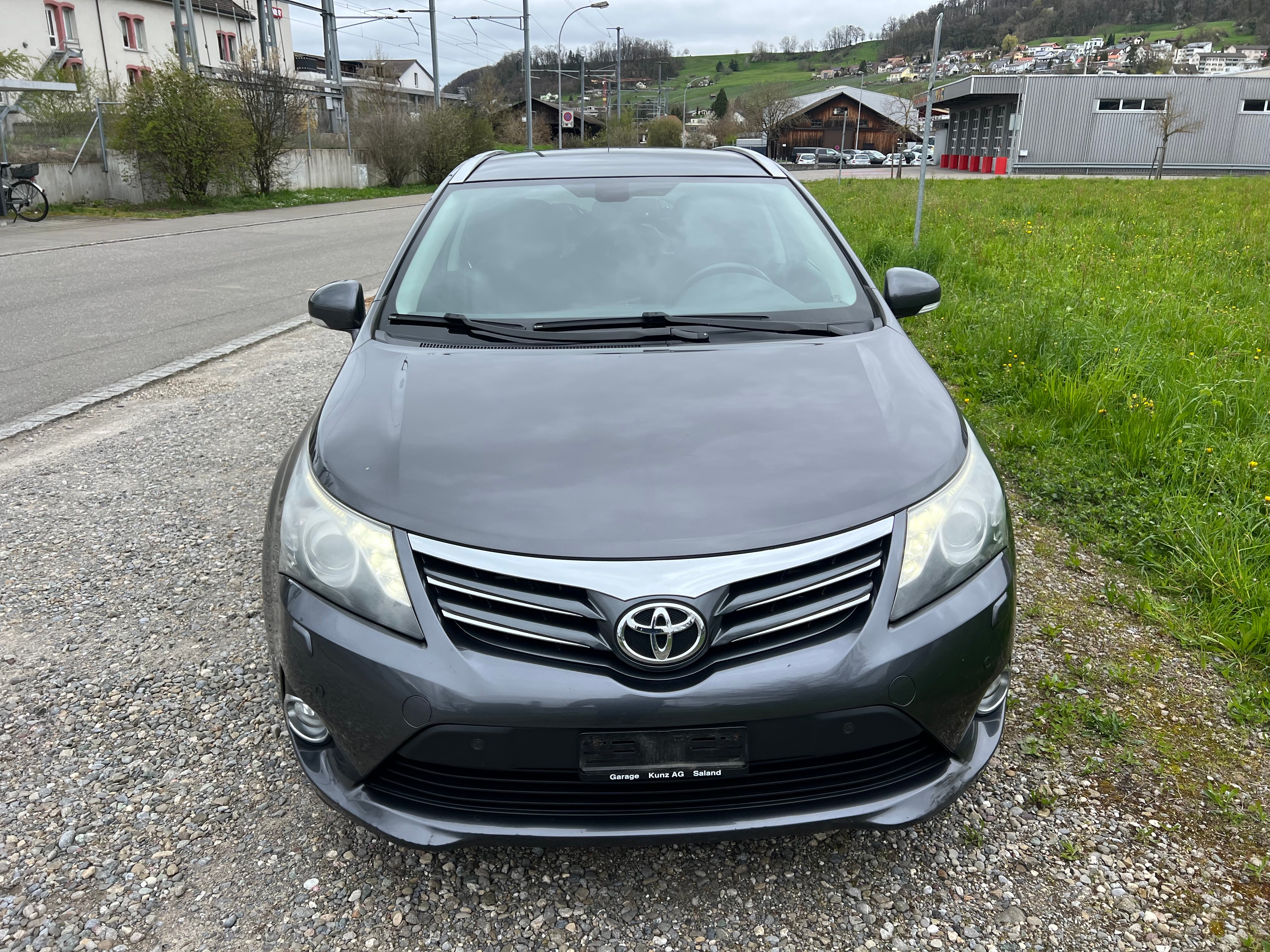 TOYOTA AVENSIS