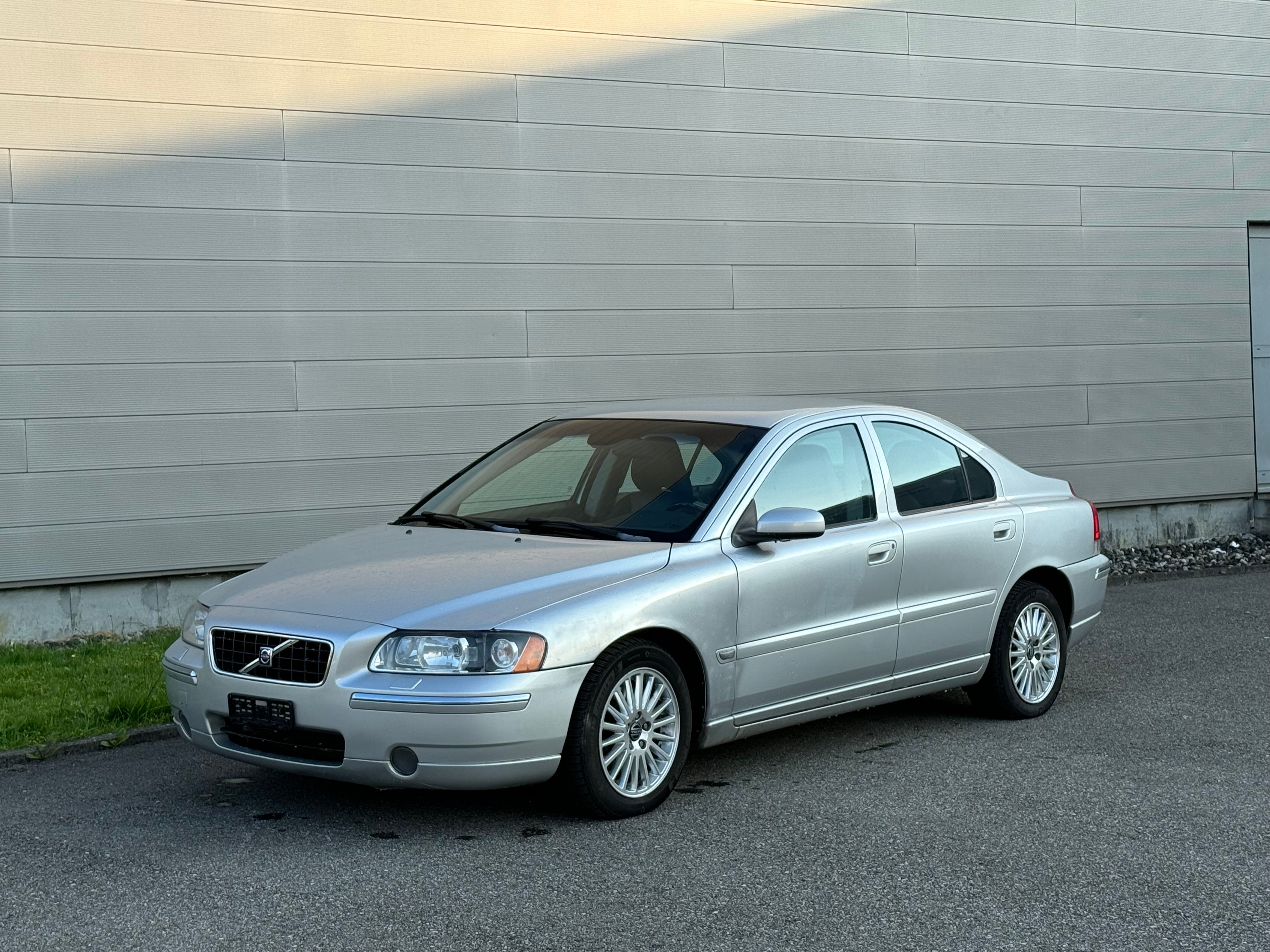 VOLVO S60 2.5T AWD Summum