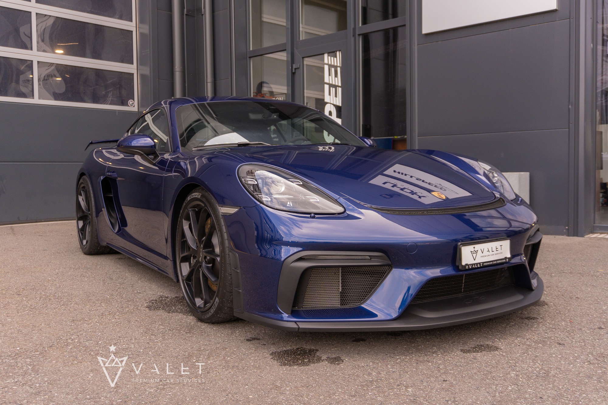 PORSCHE 718 Cayman GT4