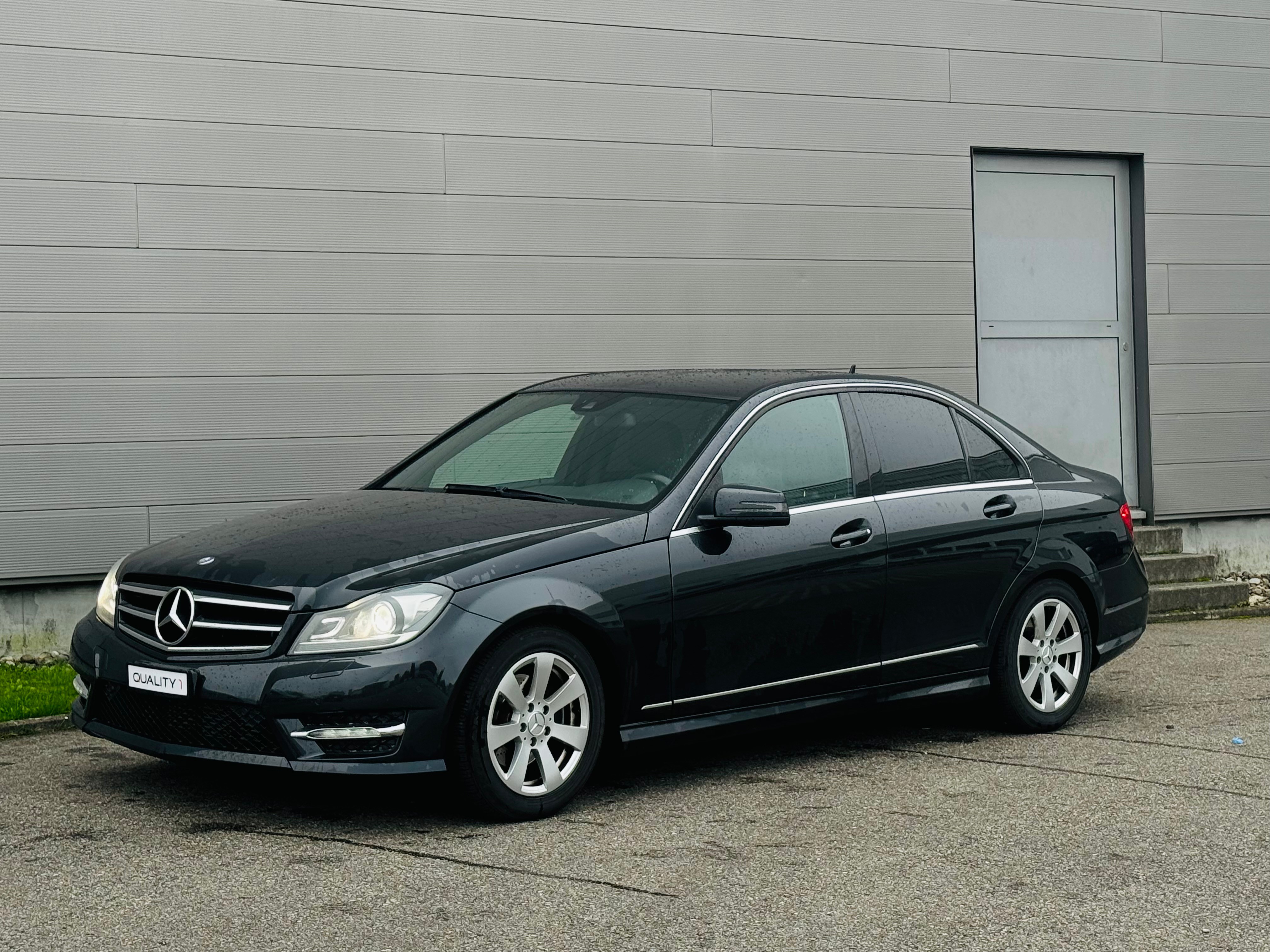 MERCEDES-BENZ C 180 BlueEfficiency Avantgarde 7G-Tronic AMG-Line