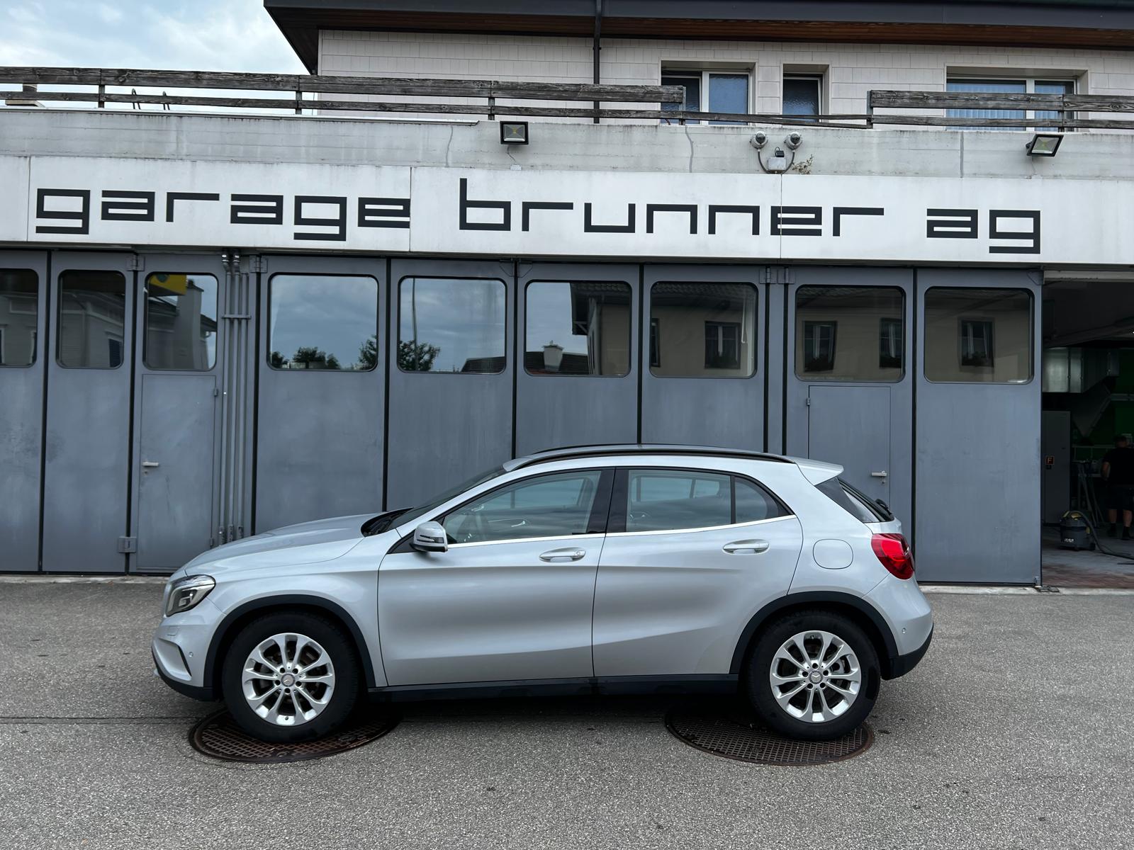 MERCEDES-BENZ GLA 200 CDI Swiss Star Edition Style 4Matic 7G-DCT