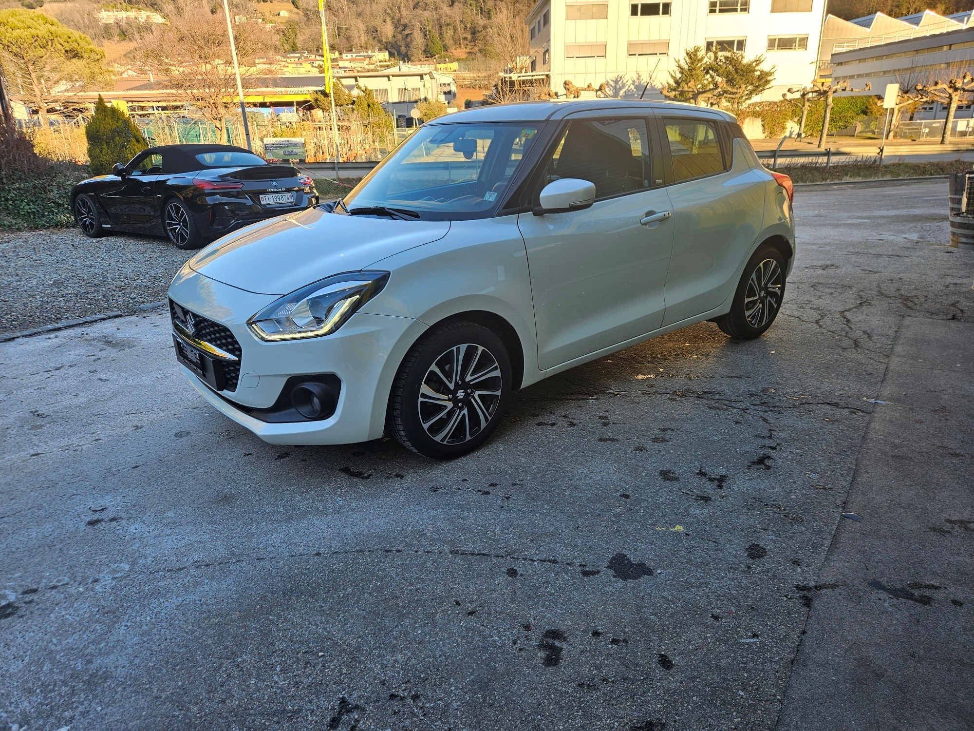 SUZUKI Swift 1.2 Compact Top Hybrid CVT