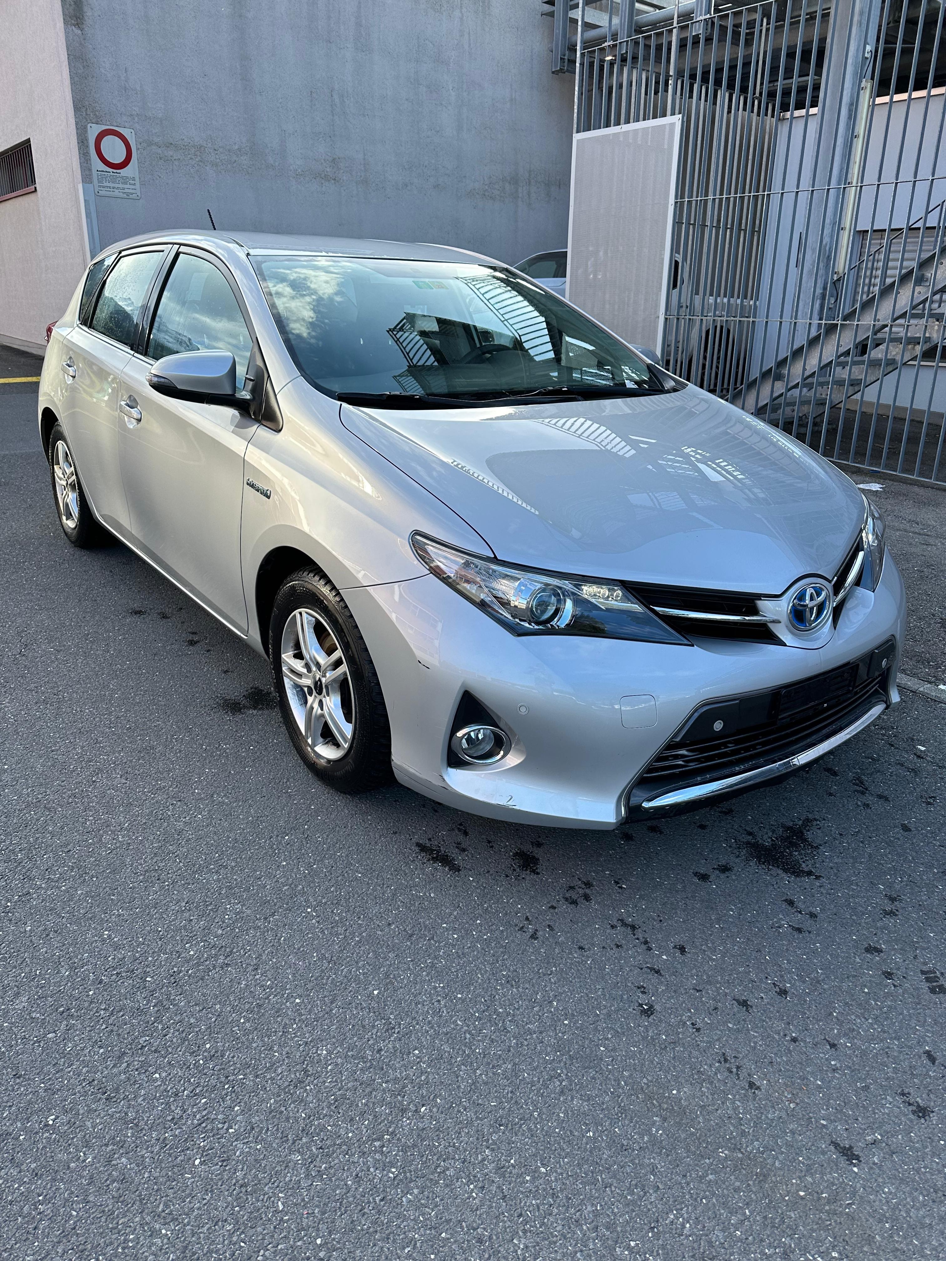 TOYOTA Auris 1.8 16V HSD Linea Luna