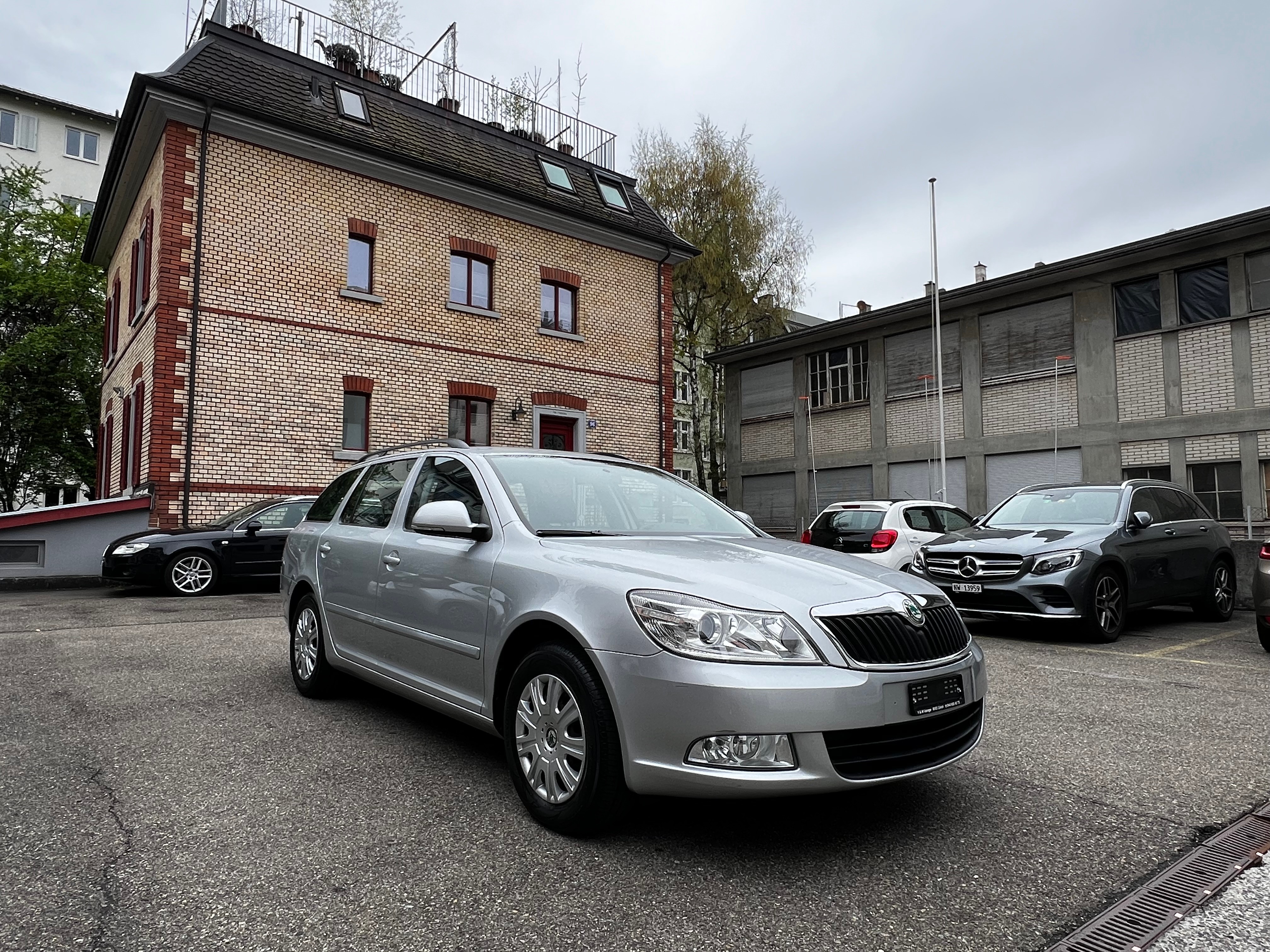 SKODA Octavia Combi 2.0 TDI Ambiente DSG