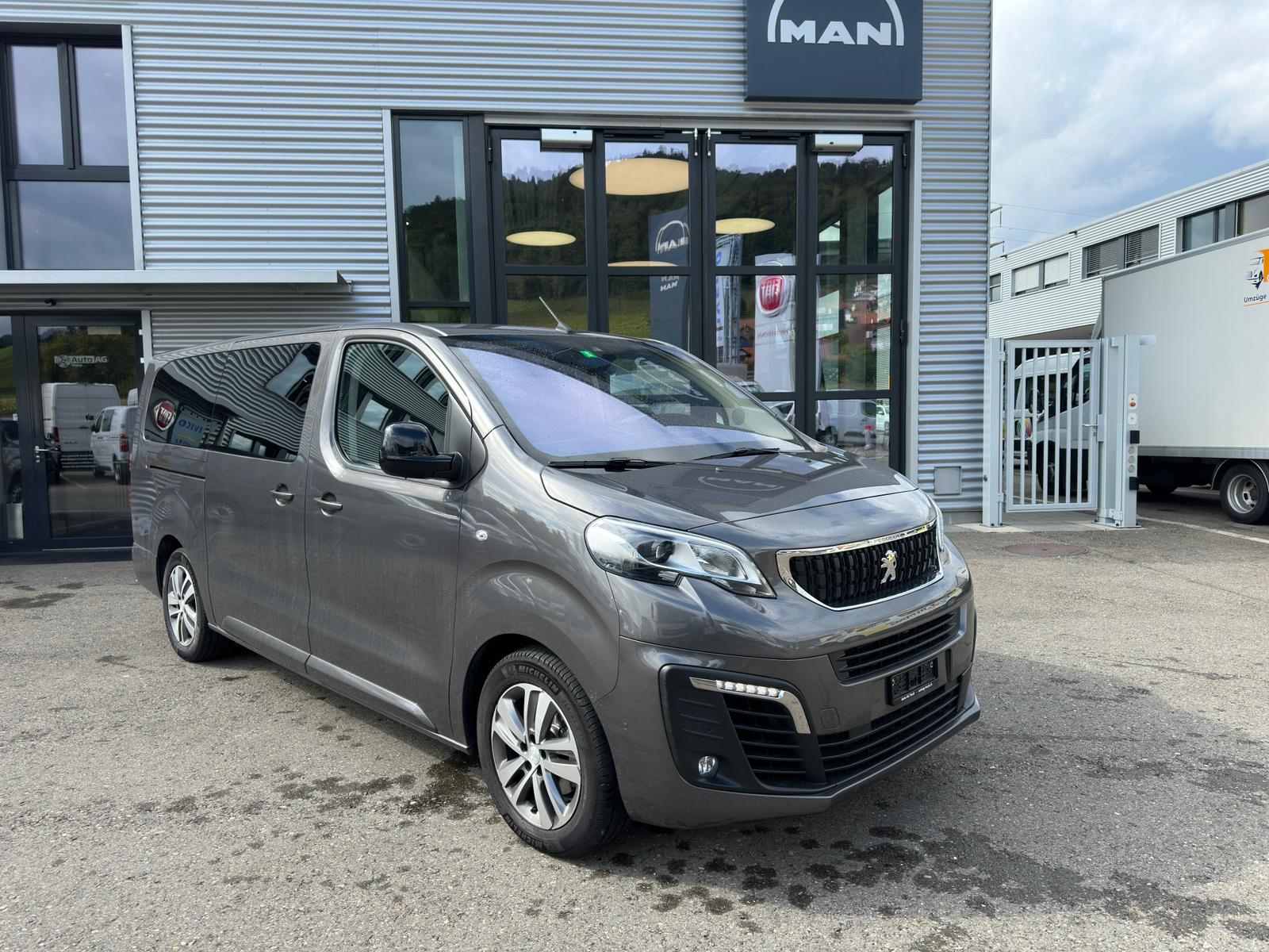 PEUGEOT Traveller 2.0 BlueHDi Business VIP Standard EAT8