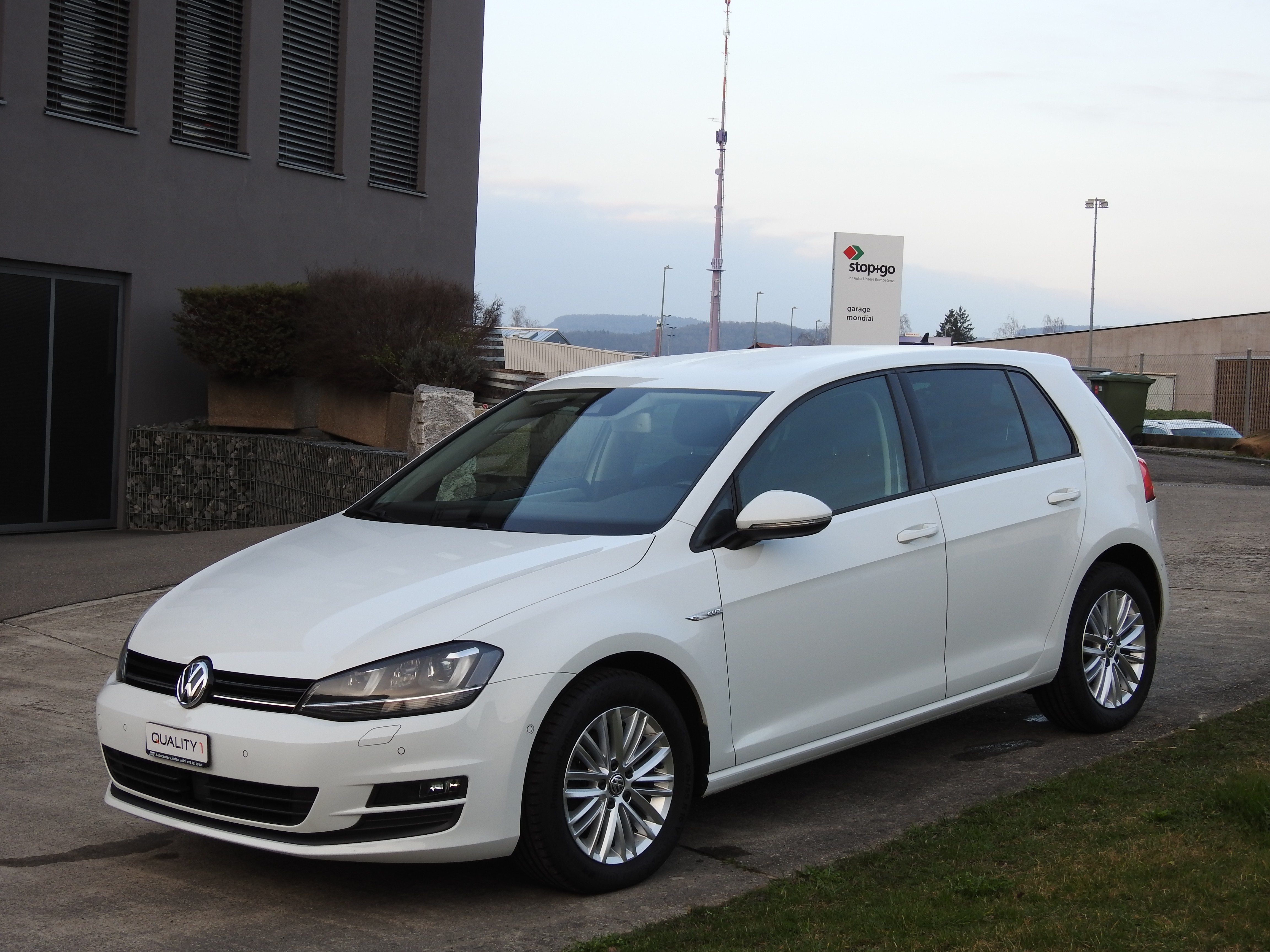 VW Golf 1.4 TSI Cup Edition 40 DSG, ab MFK & VW Service immer, 8 fach Aluräder mit neu Sommerpneu, uvm...