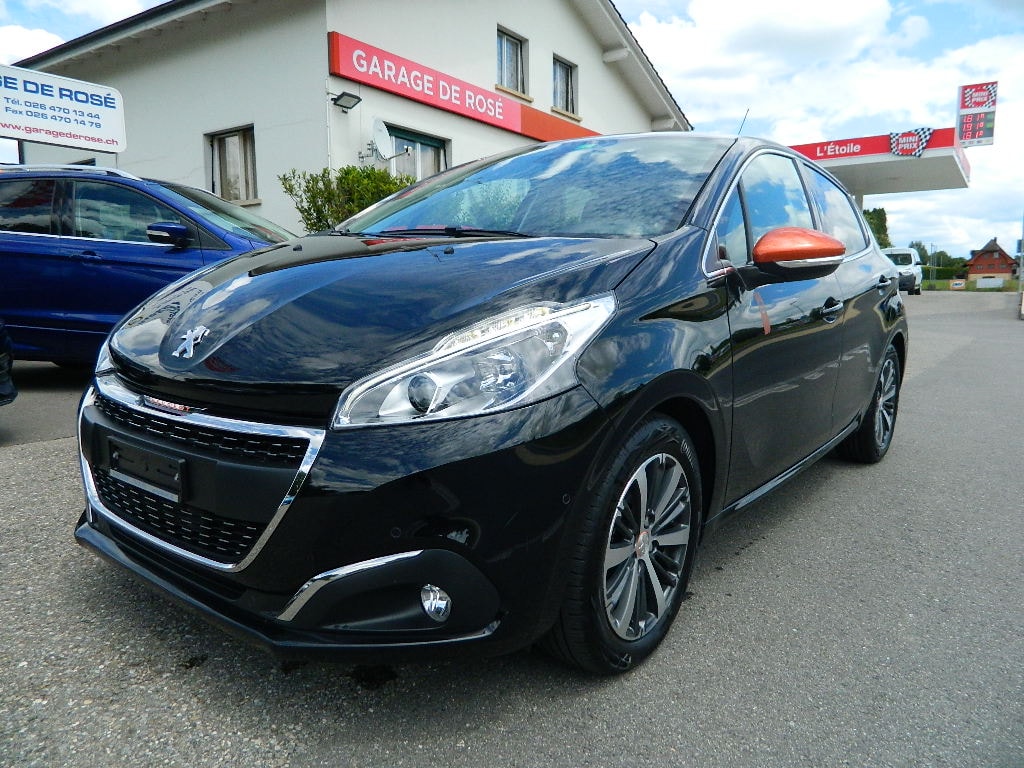 PEUGEOT 208 1.2 PureTech Roland Garros EAT6