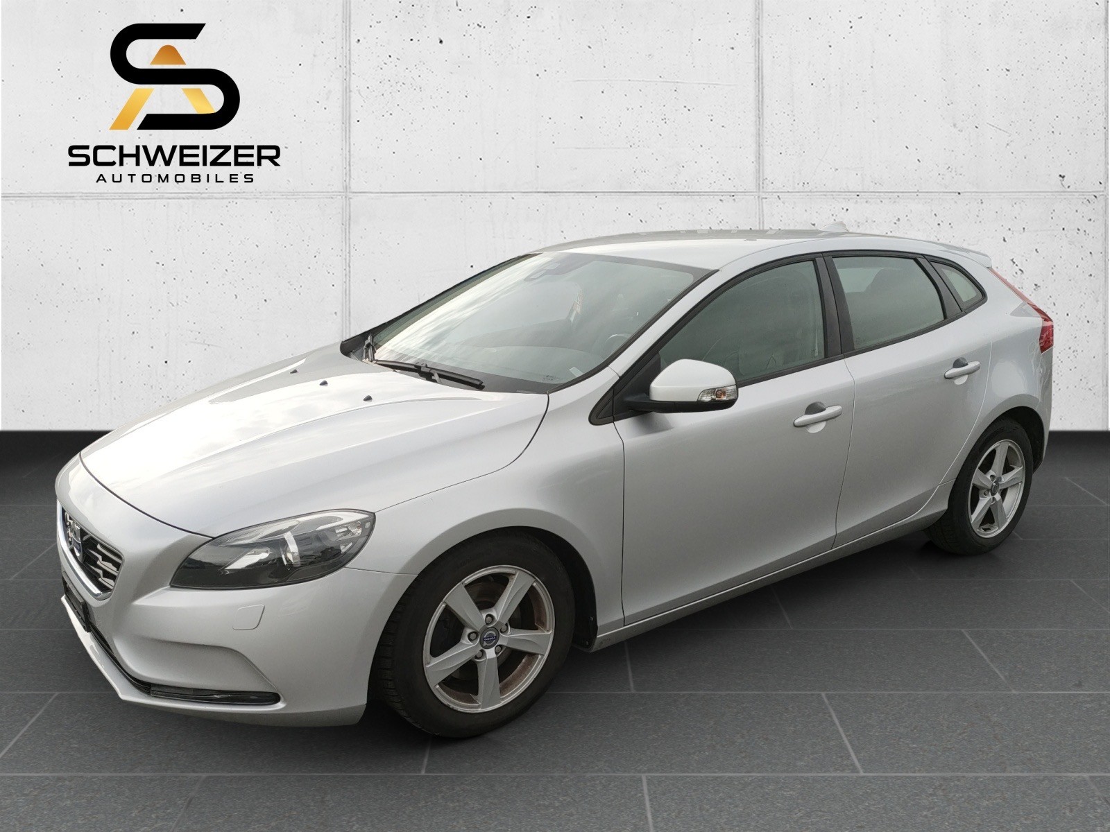 VOLVO V40 T3 Kinetic