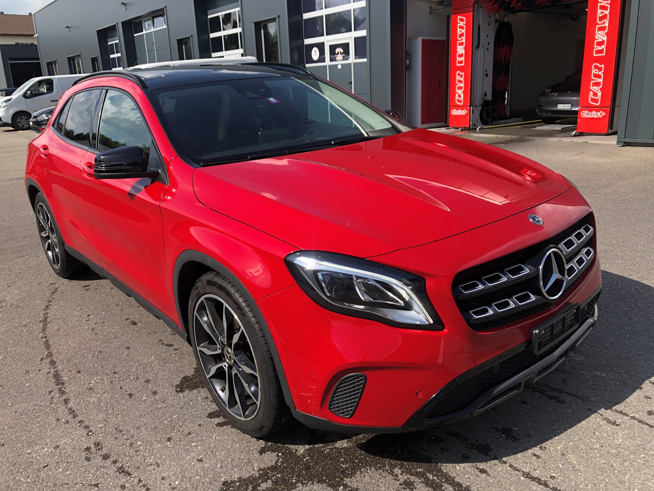 MERCEDES-BENZ GLA 200 Night Star 7G-DCT