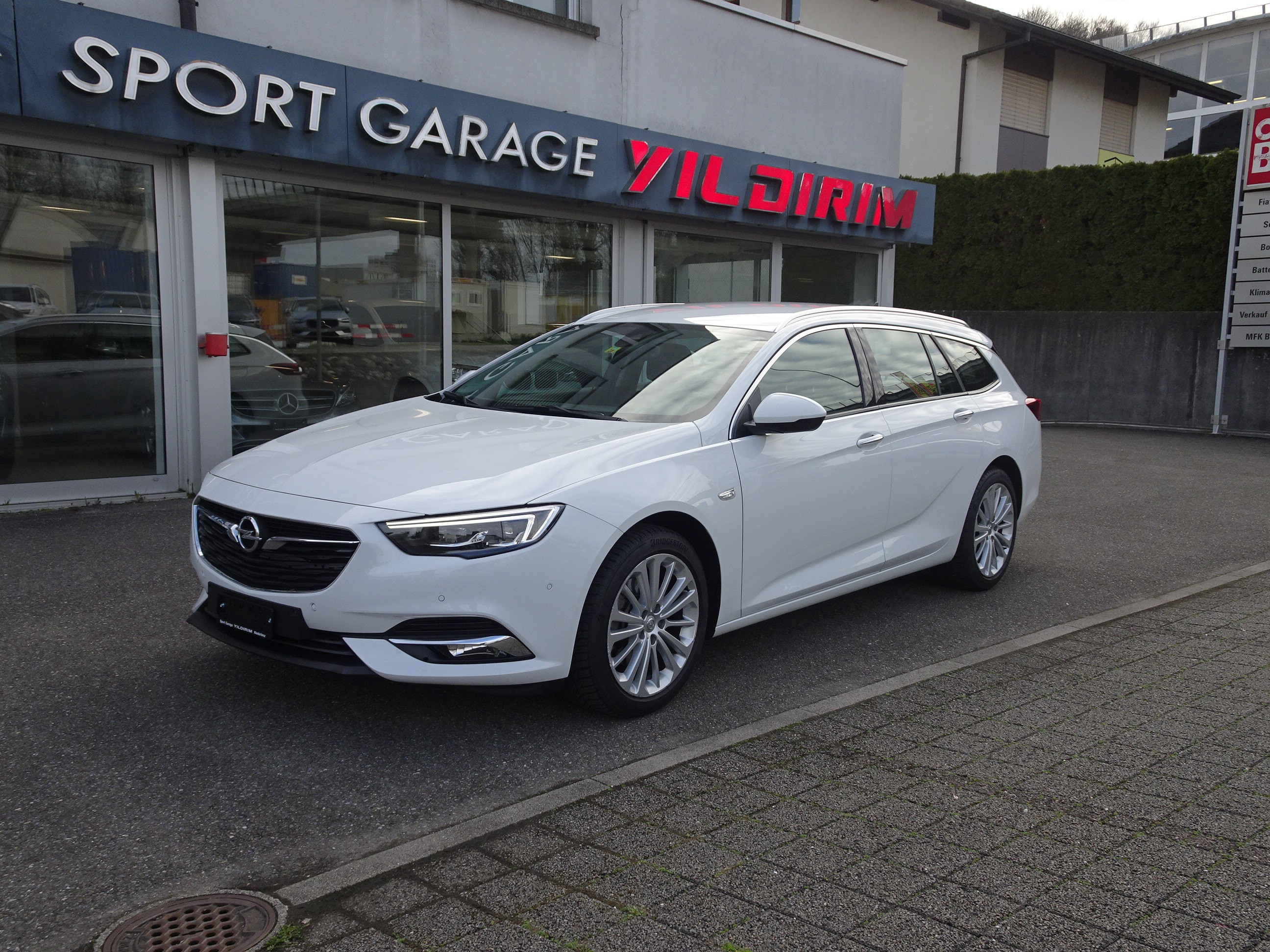 OPEL Insignia 1.6 CDTI Sports Tourer Edition Automatic