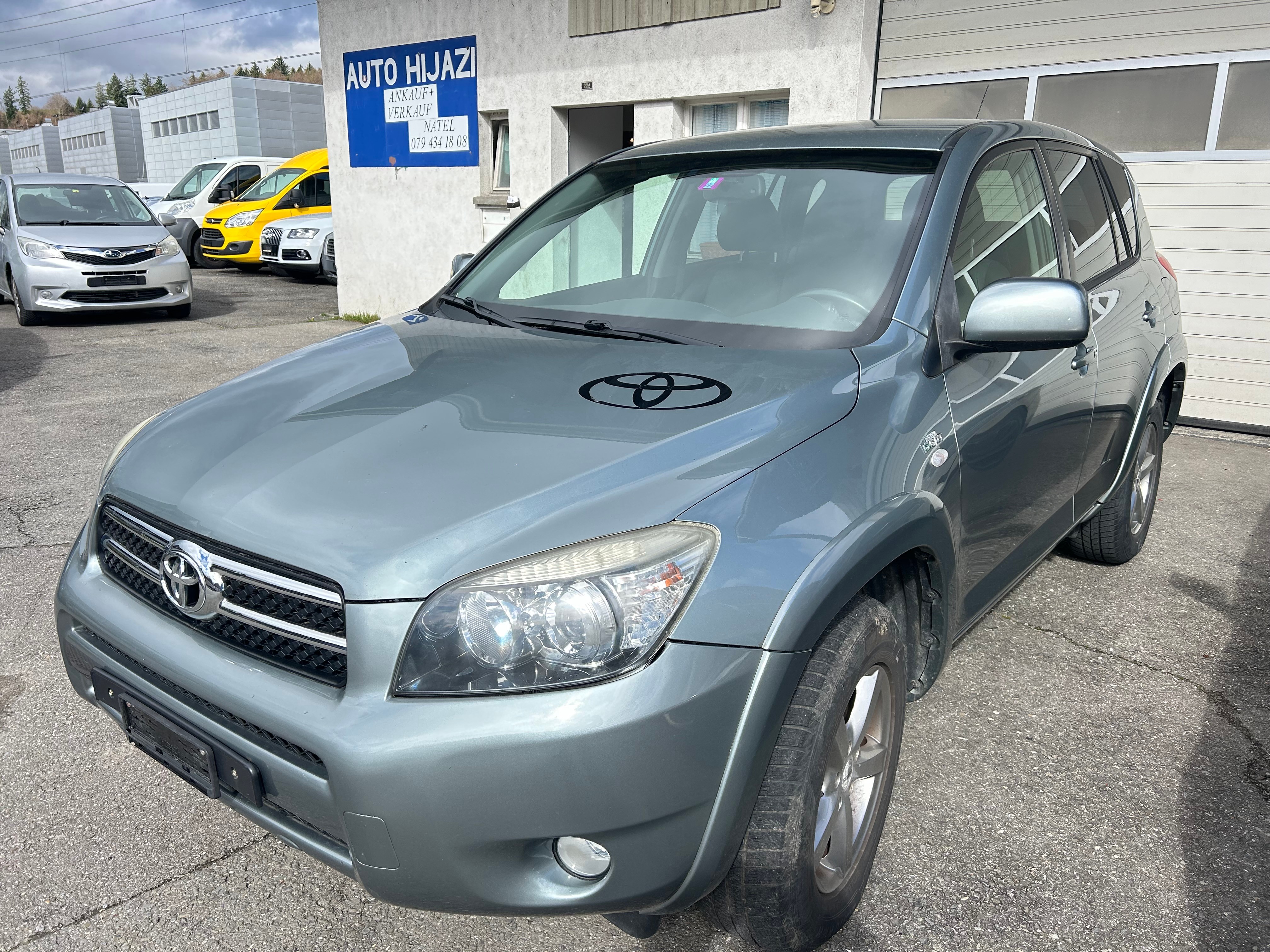 TOYOTA RAV-4 2.2D-4 D CleanPower Linea Sol