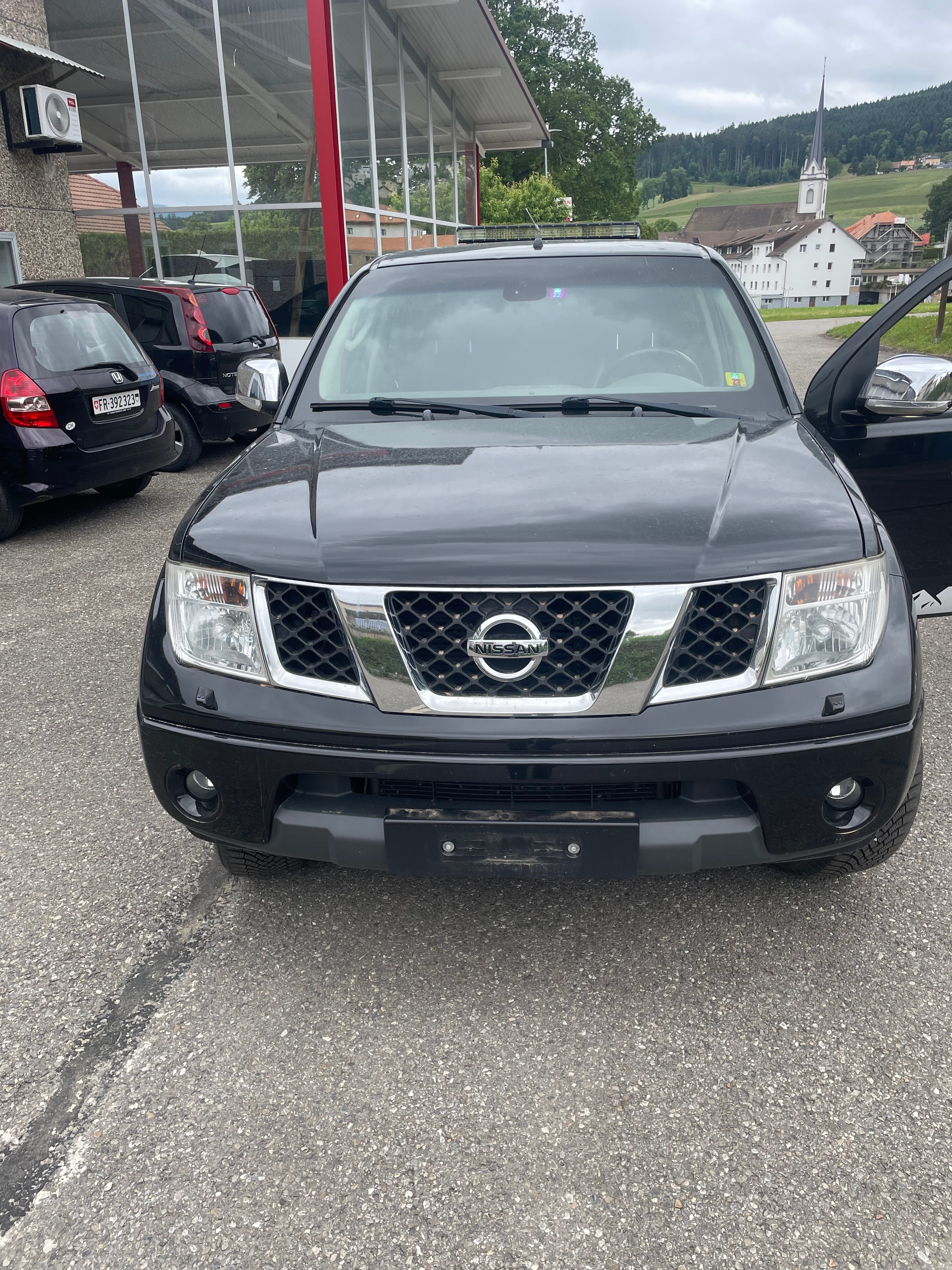 NISSAN Navara Double Cab XE 2.5 dCi 4WD