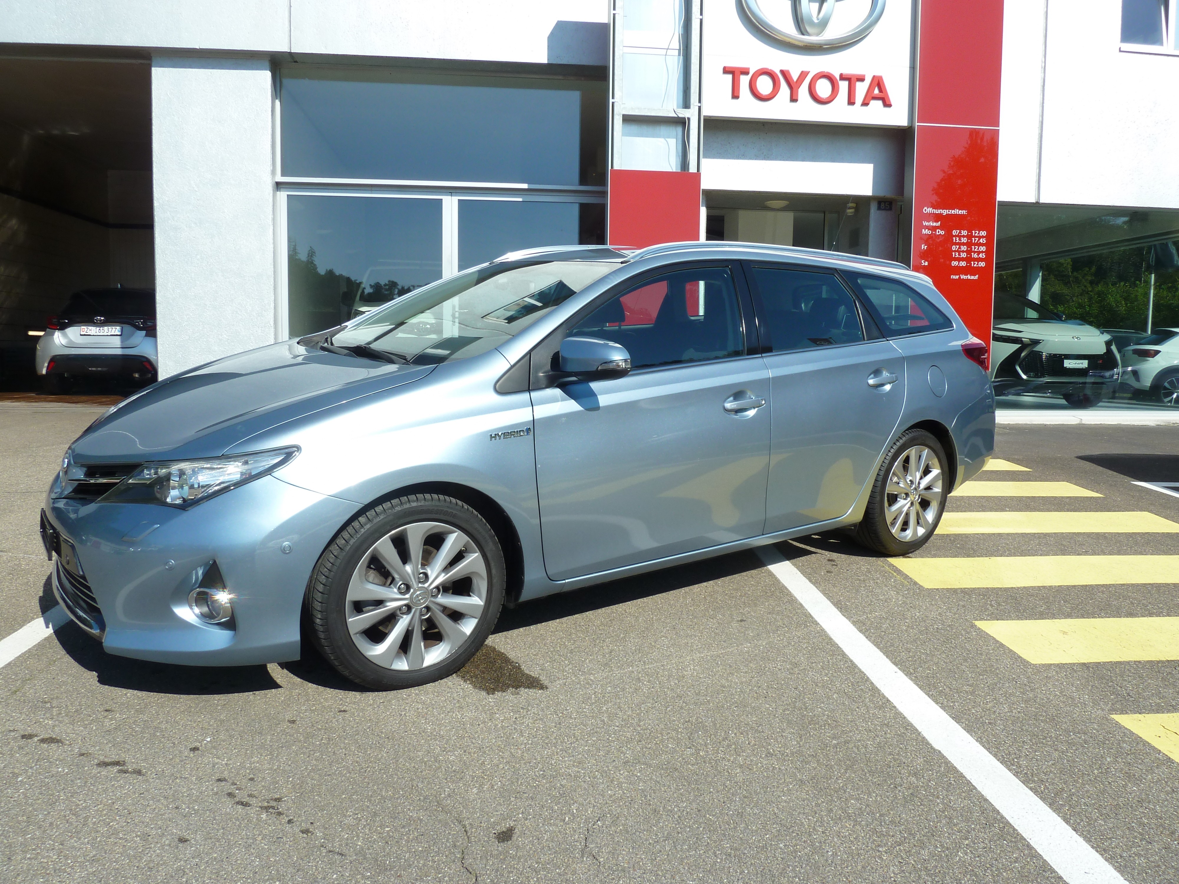 TOYOTA Auris Touring Sports 1.8 16V HSD Linea Sol