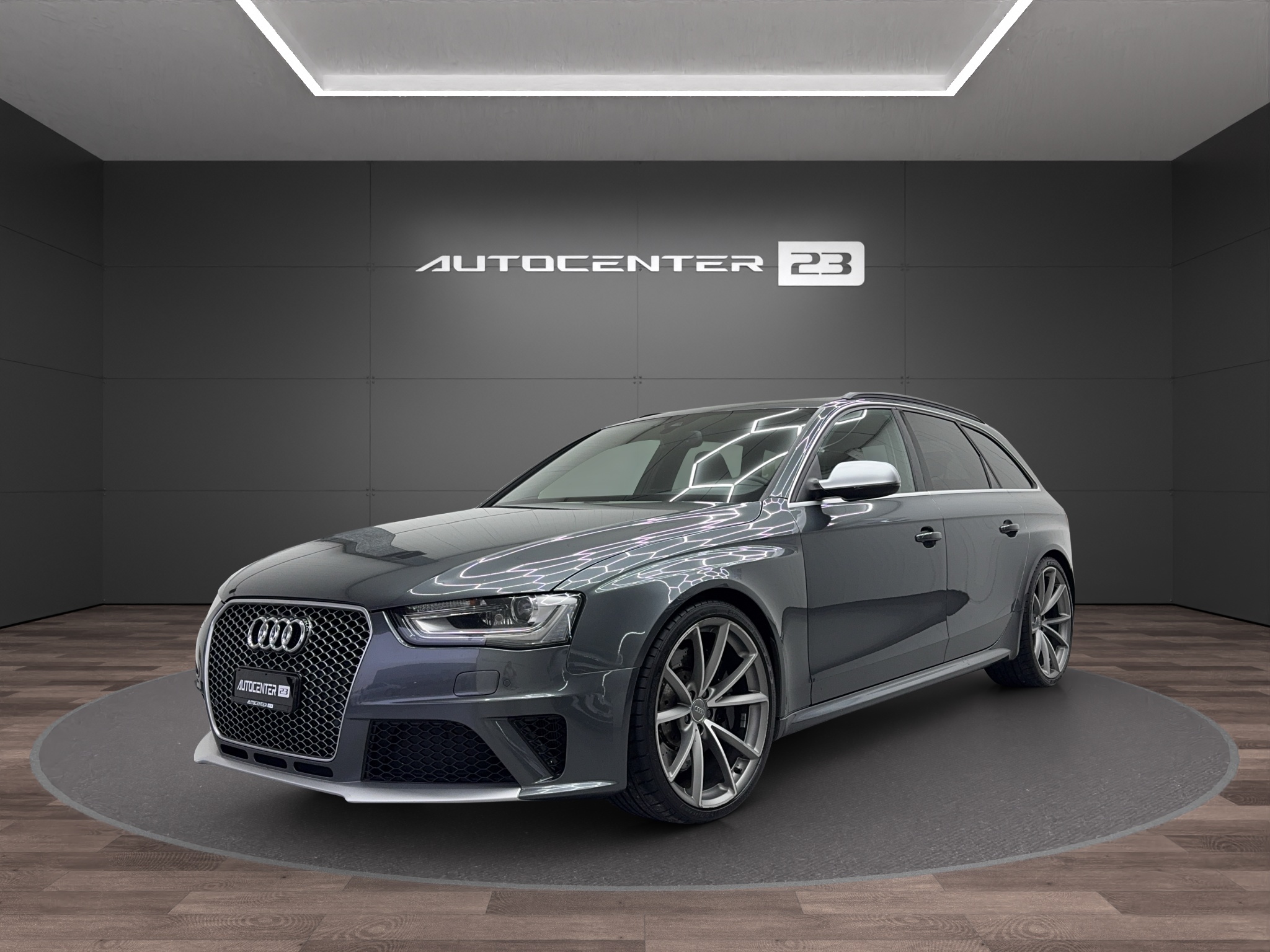 AUDI RS4 Avant 4.2 FSI V8 quattro S-tronic