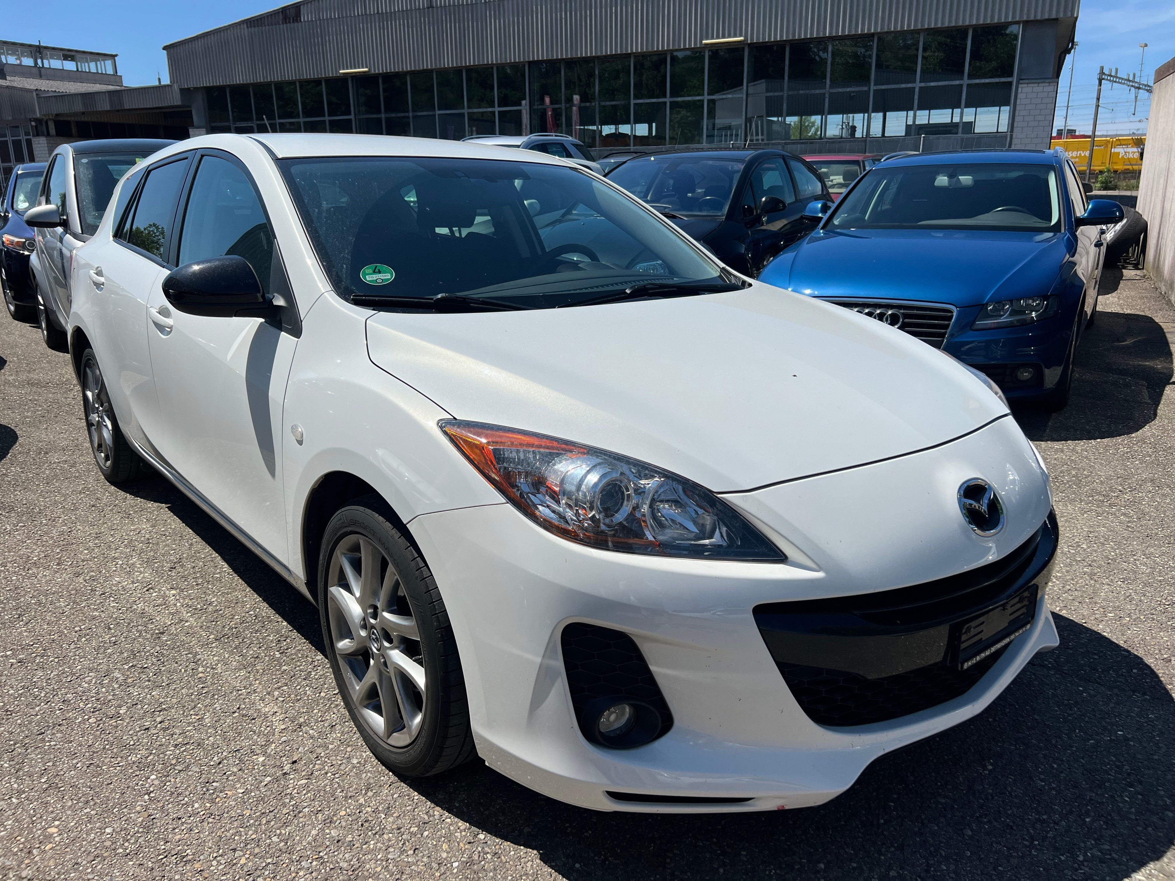 MAZDA 3