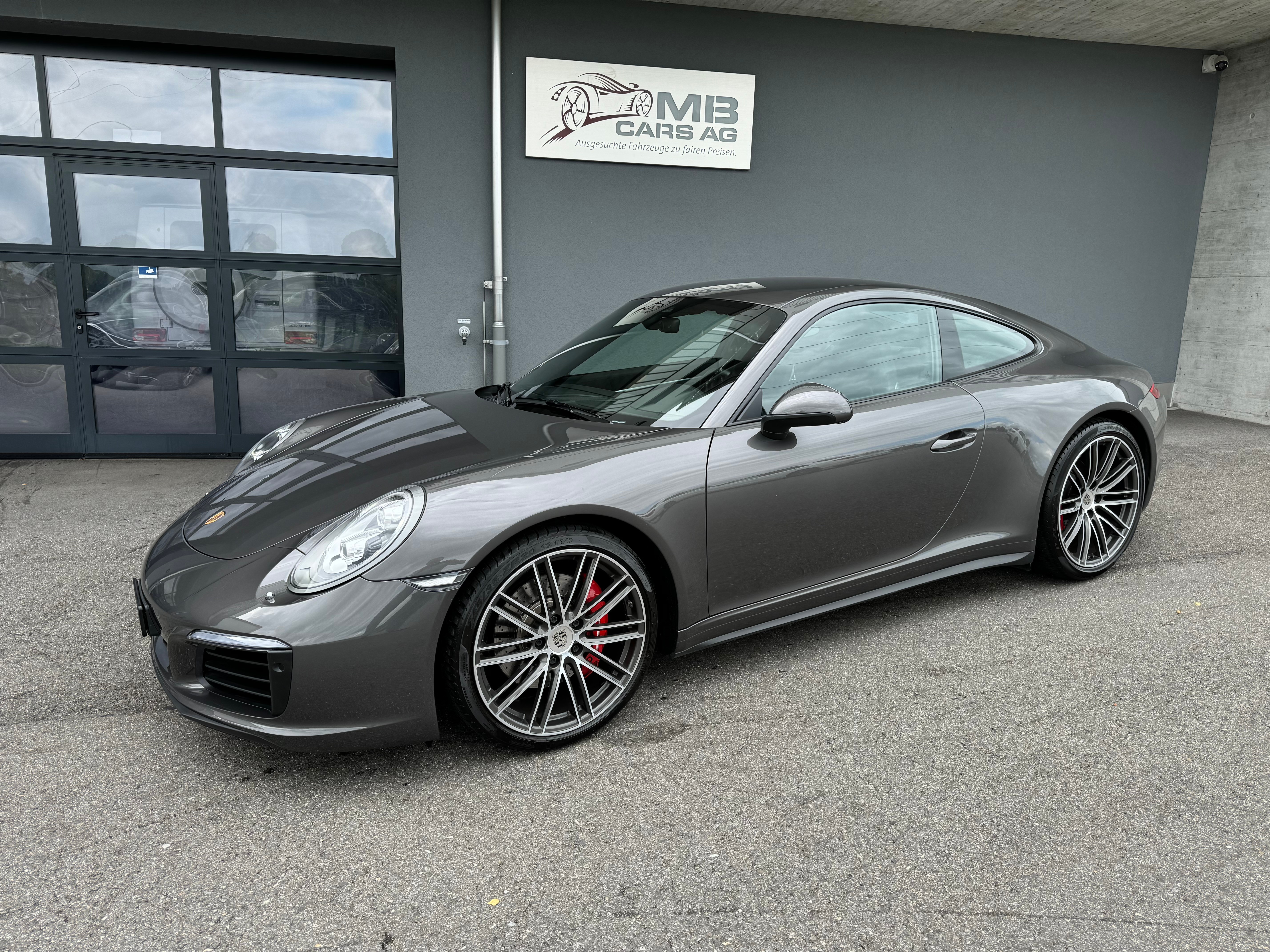 PORSCHE 911 Carrera 4S PDK