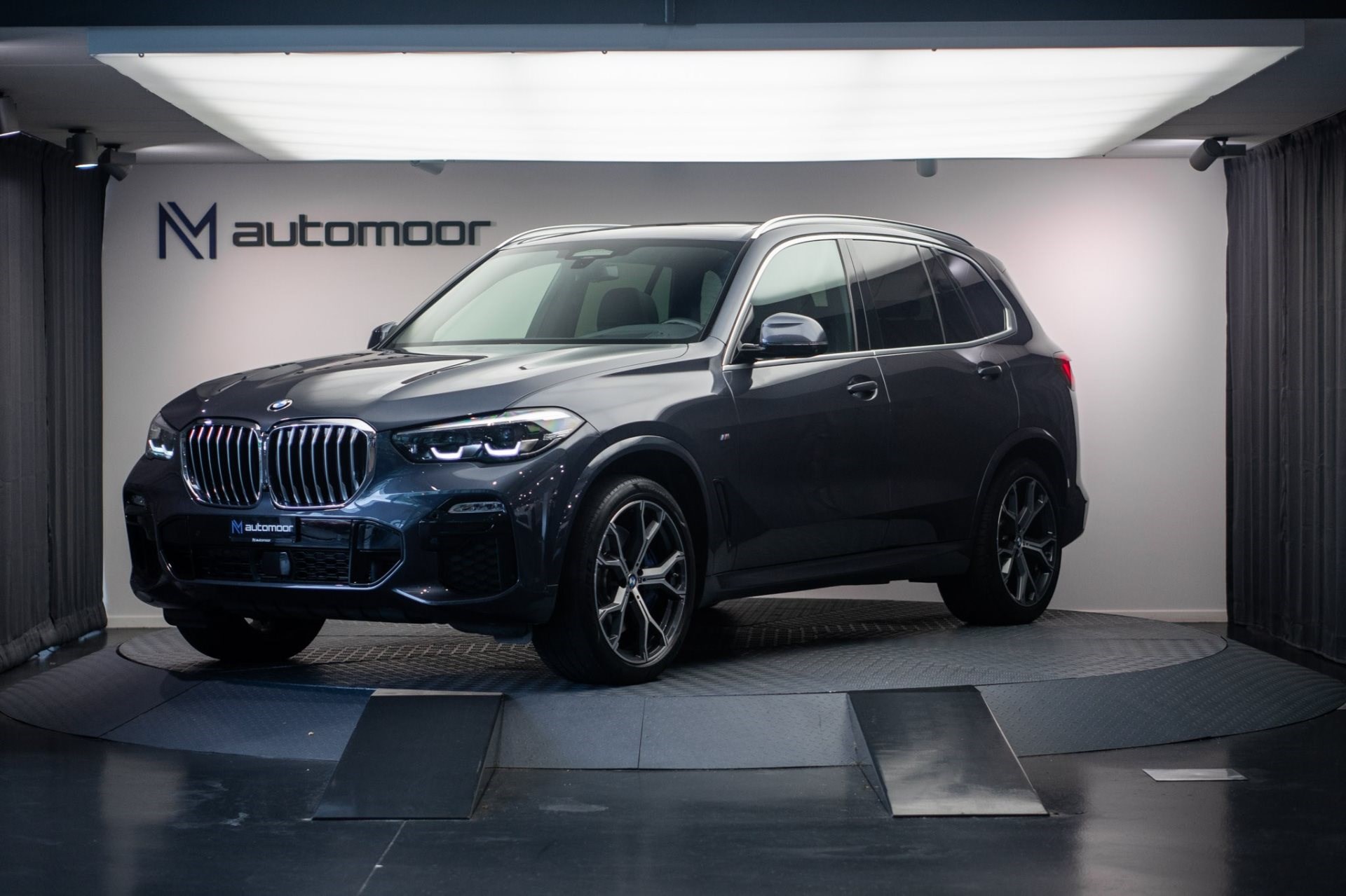 BMW X5 xDrive40i 40i M Sport *CH-Fahrzeug* *AHK* BT