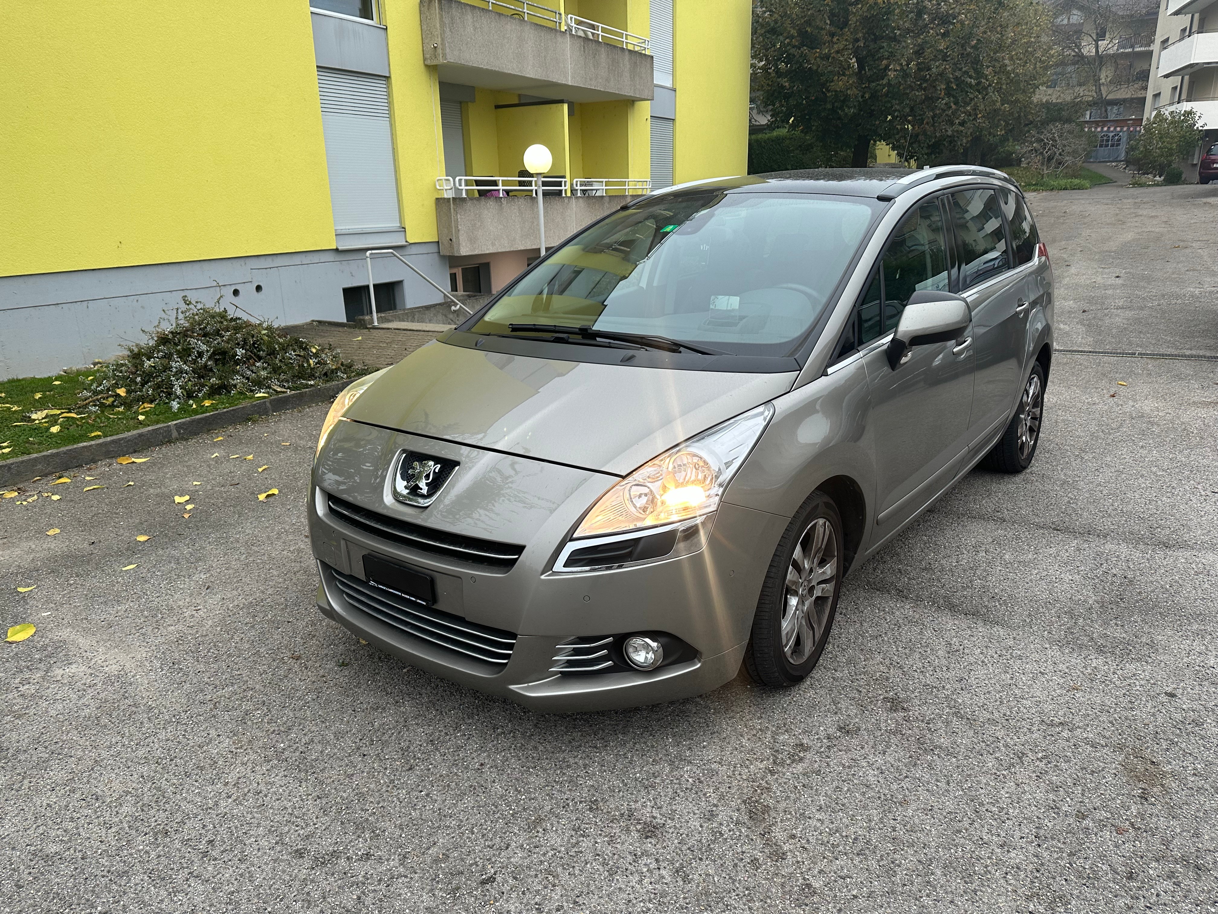 PEUGEOT 5008 2.0 HDI Business Automatic