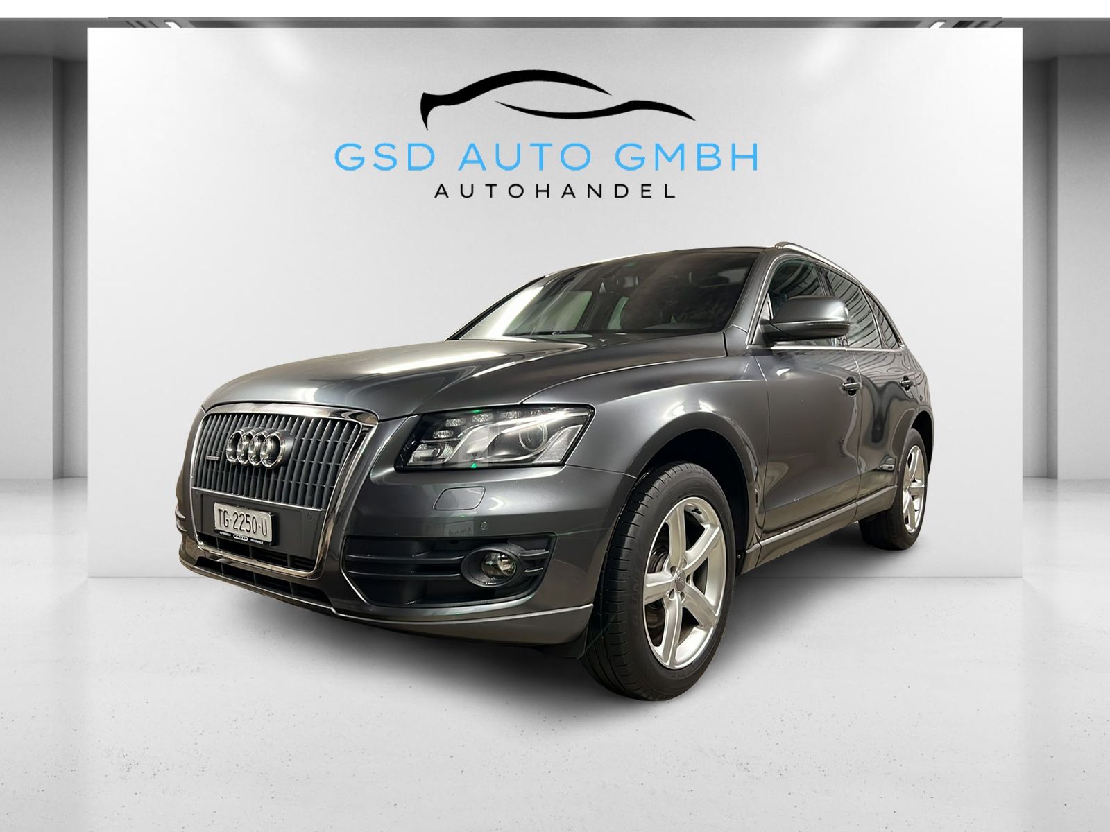 AUDI Q5 2.0 TFSI quattro S-tronic**S-Line**frisch ab MFK**