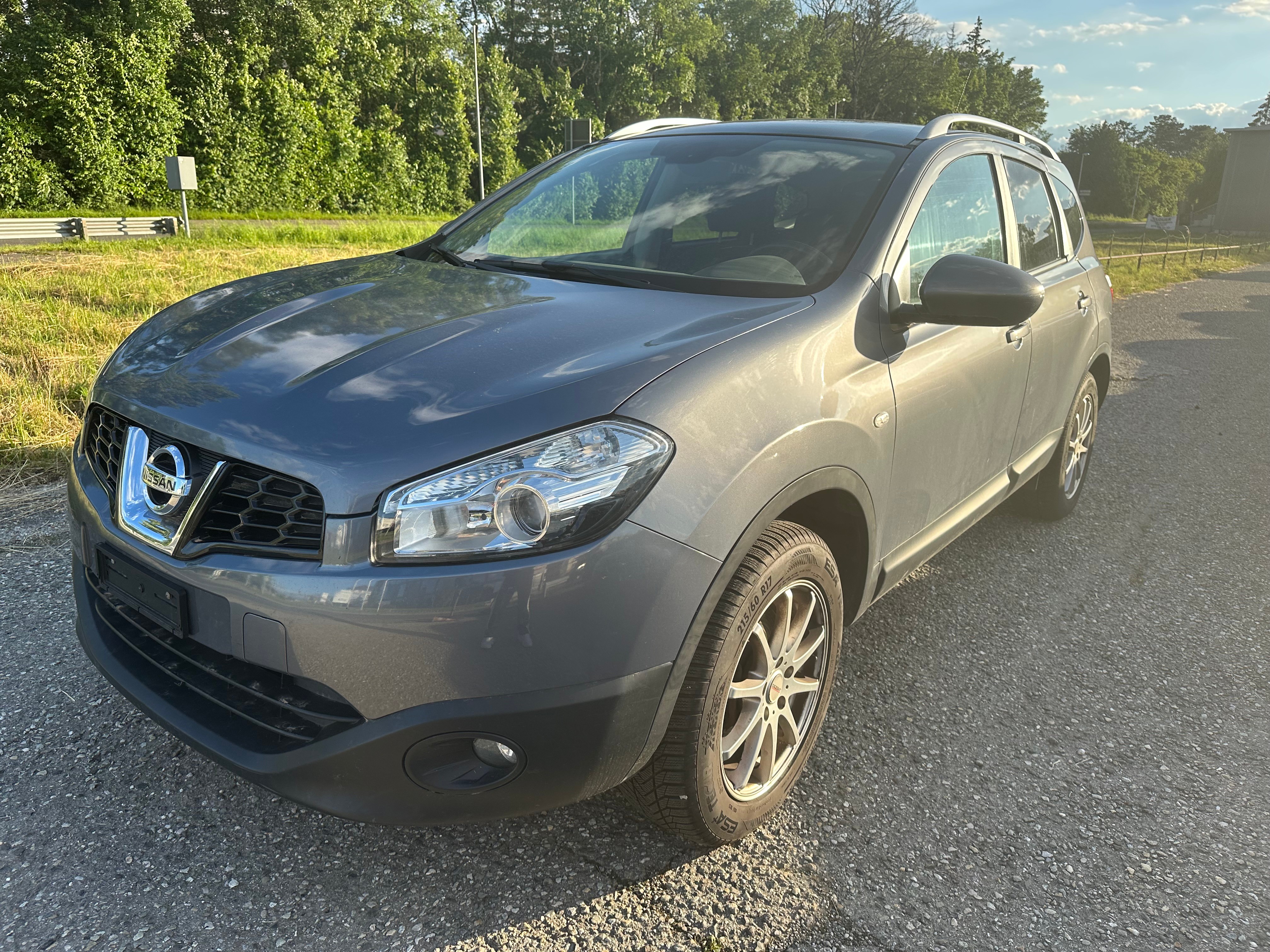 NISSAN Qashqai +2 2.0 4WD visia