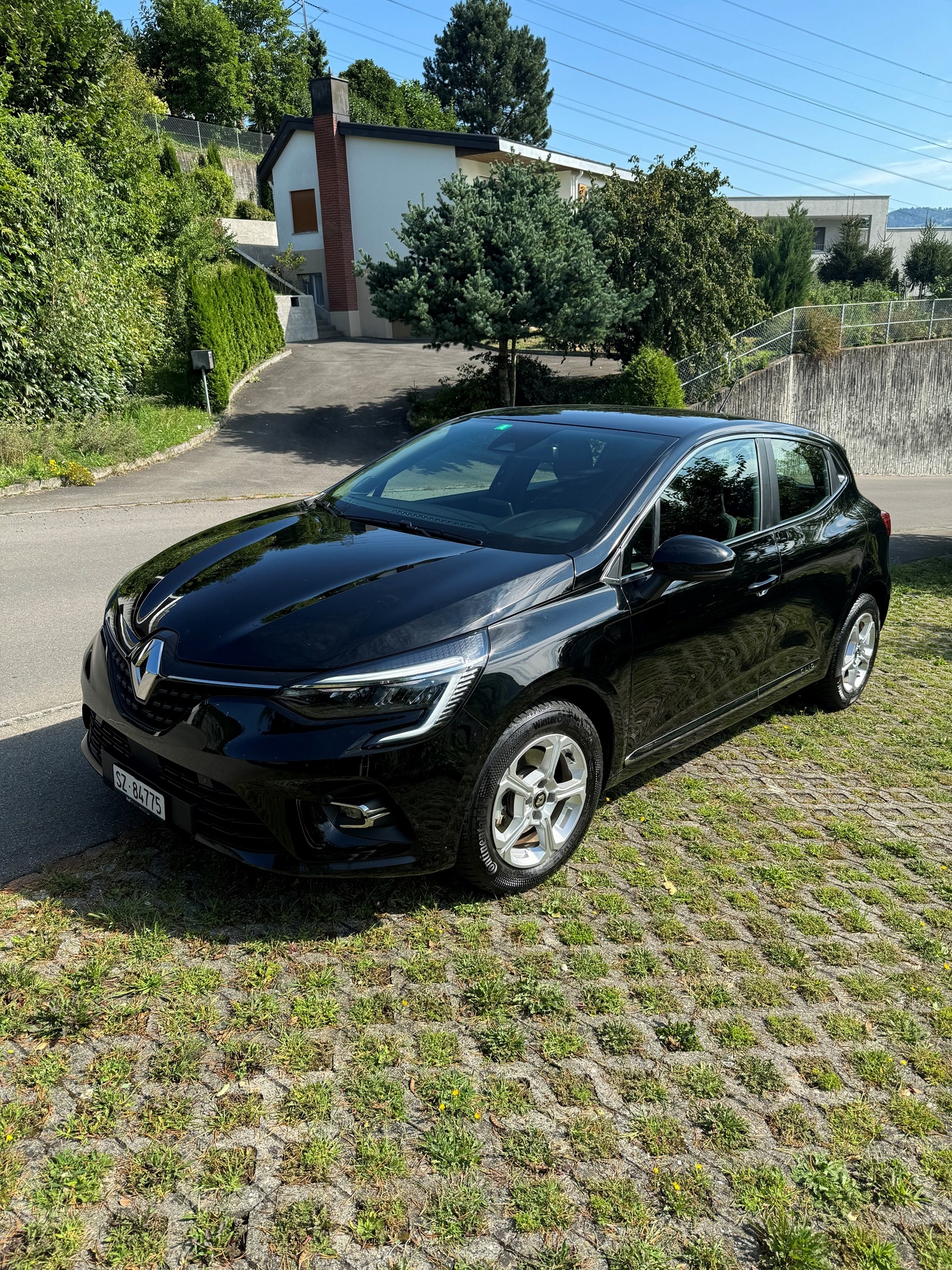 RENAULT Clio 1.6 E-Tech Intens