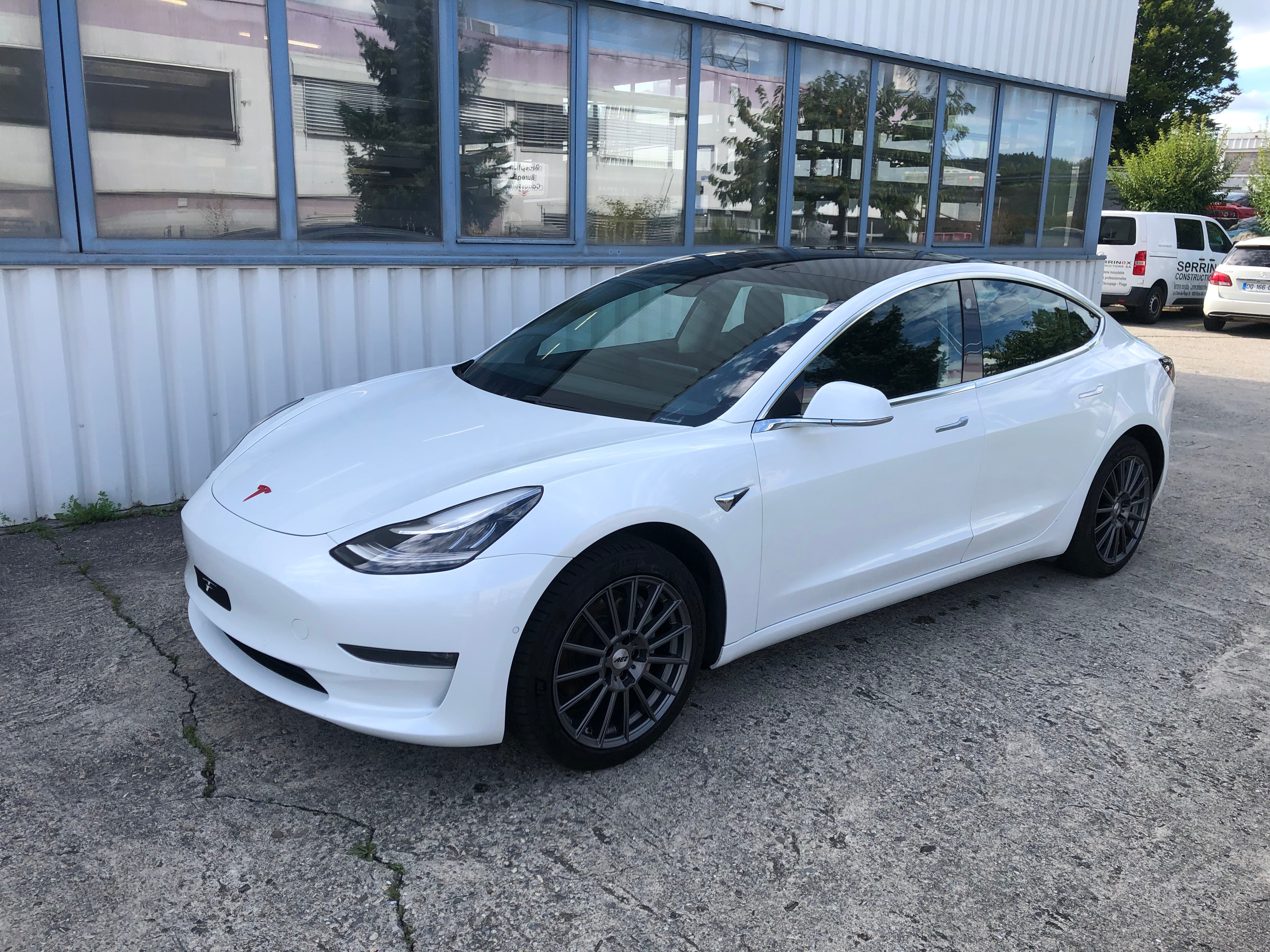 TESLA Model 3 Long Range Dual Motor AWD (69)