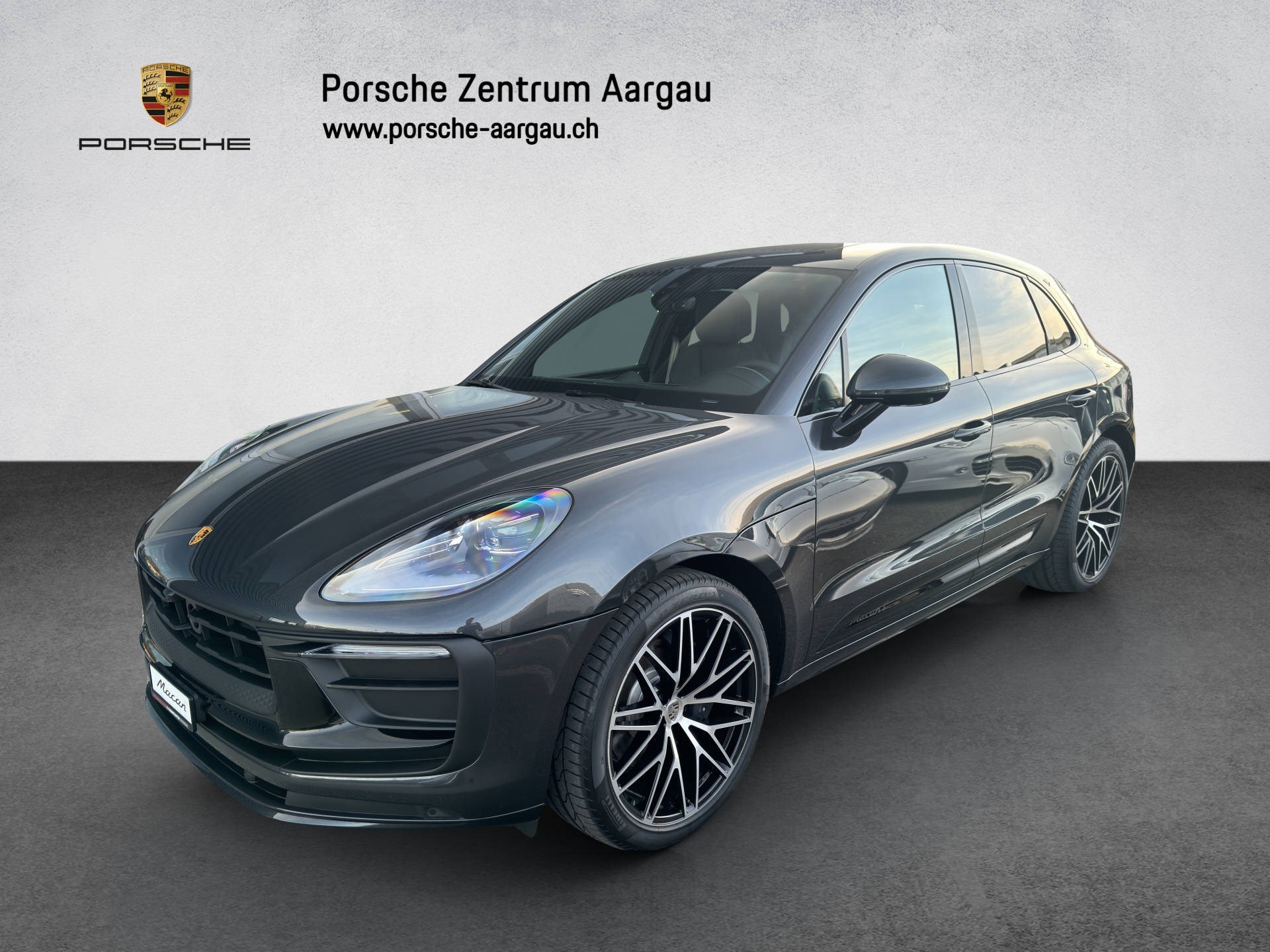 PORSCHE Macan T